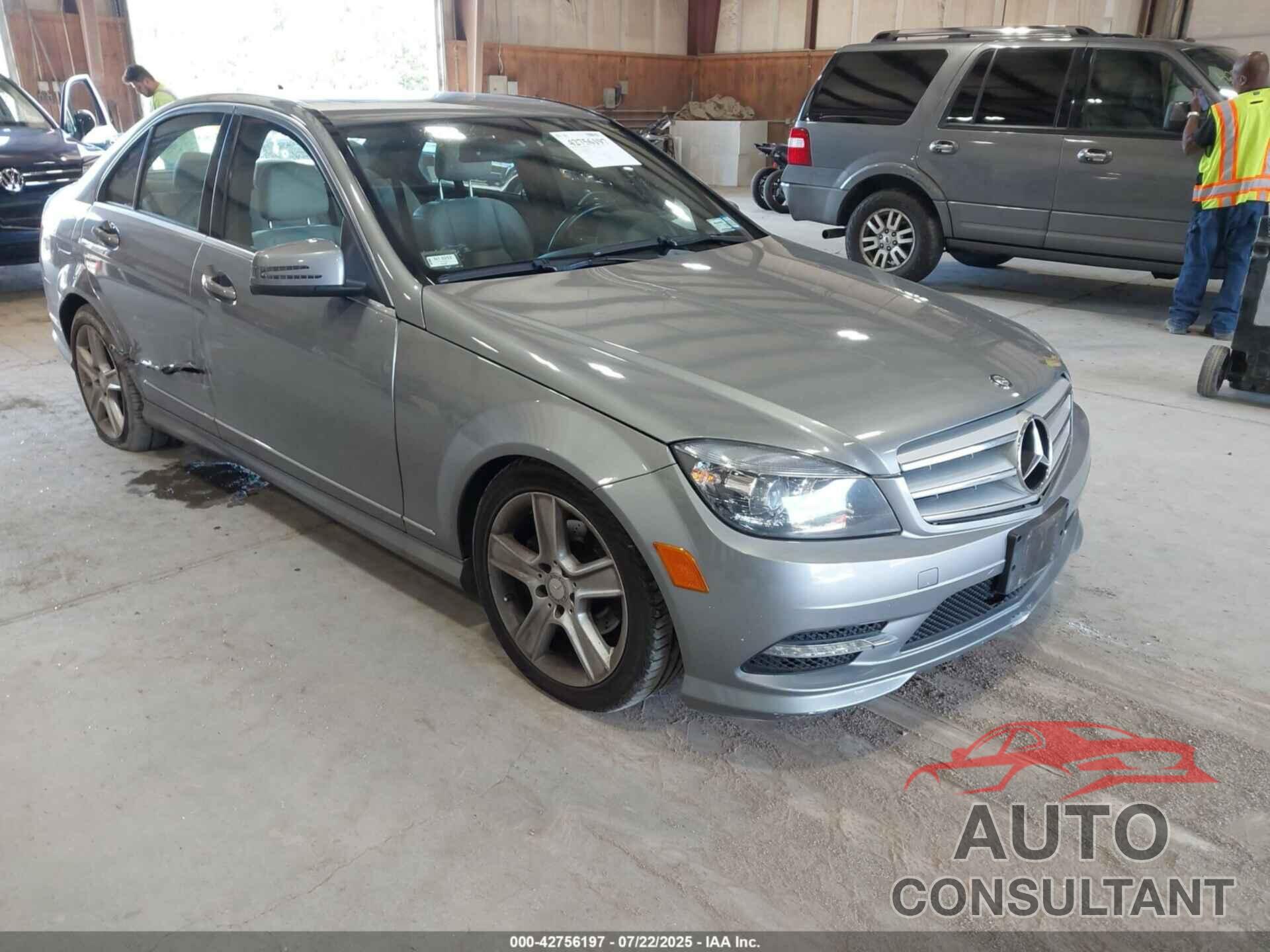 MERCEDES-BENZ C 300 2011 - WDDGF8BB9BR183512