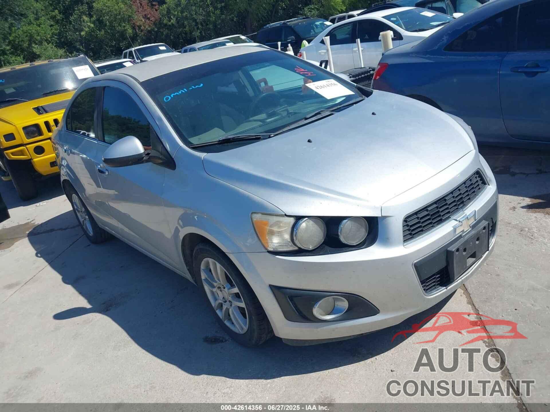 CHEVROLET SONIC 2013 - 1G1JC5SH0D4170510
