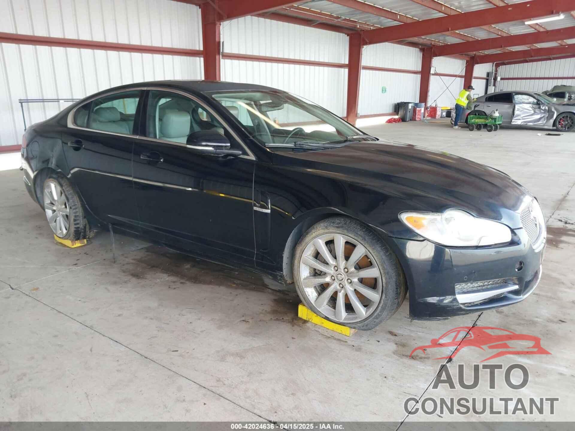 JAGUAR XF 2011 - SAJWA0GB8BLR82569