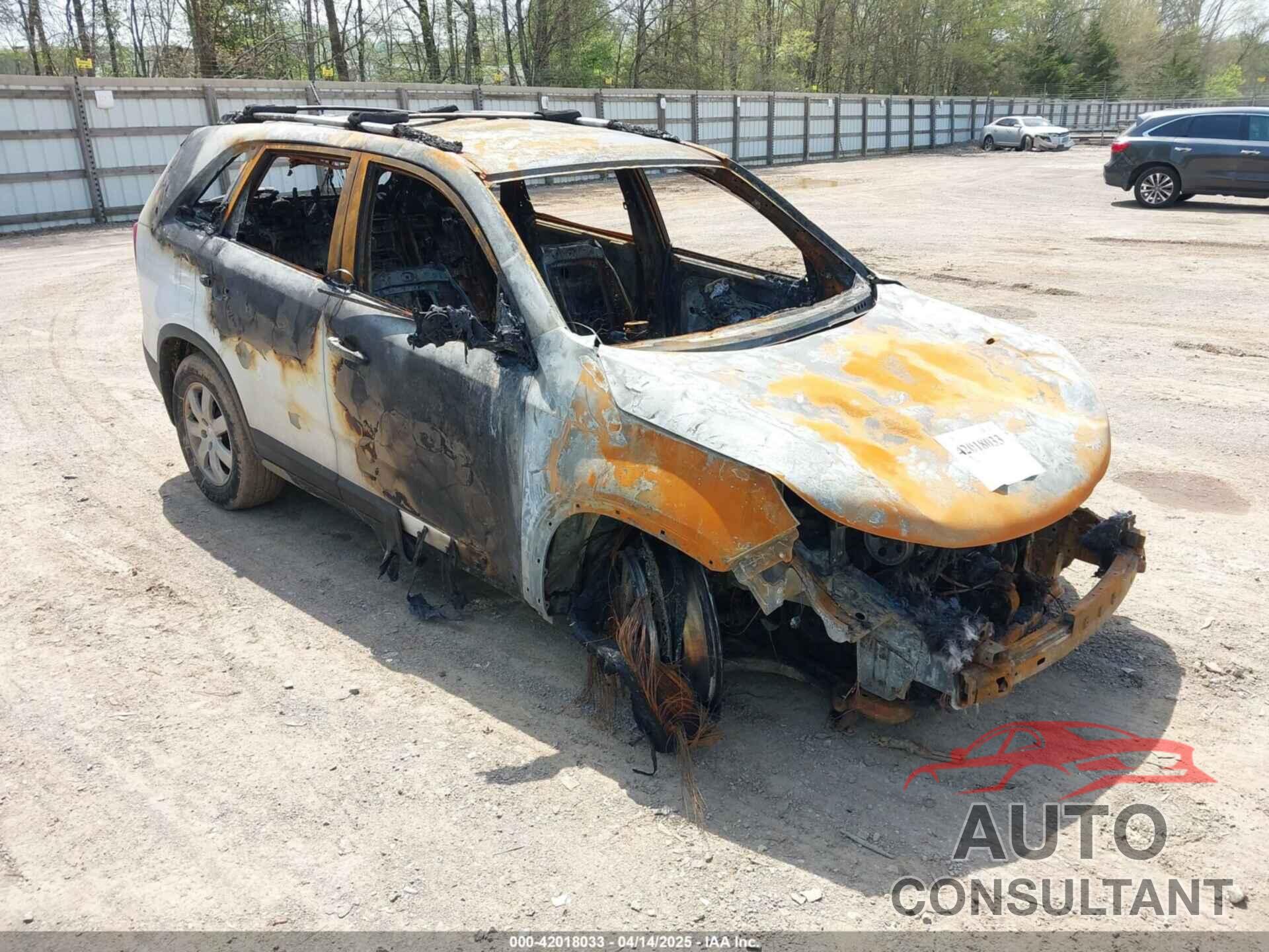 KIA SORENTO 2011 - 5XYKT3A15BG175138