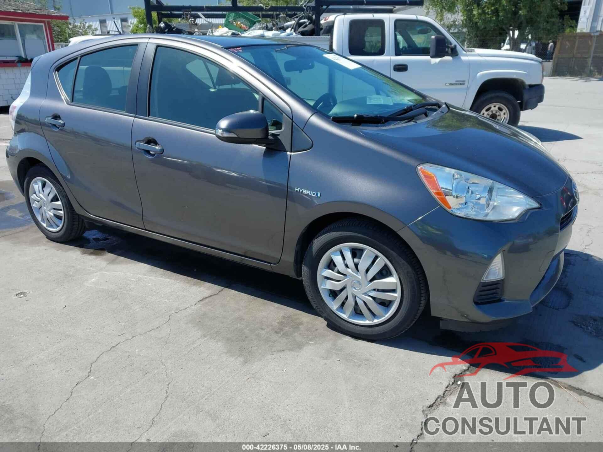 TOYOTA PRIUS C 2014 - JTDKDTB30E1076549