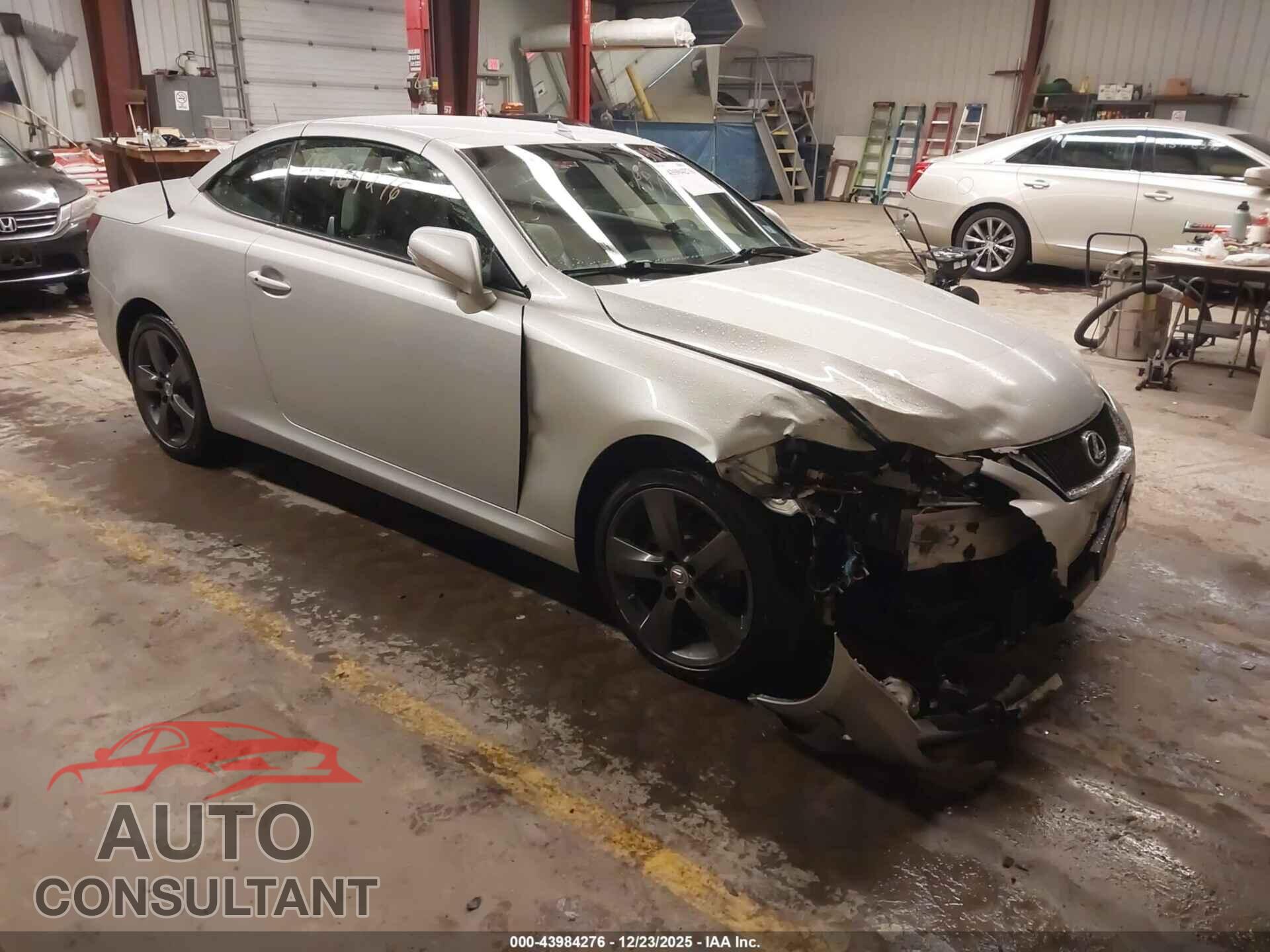 LEXUS IS 250C 2011 - JTHFF2C26B2520579