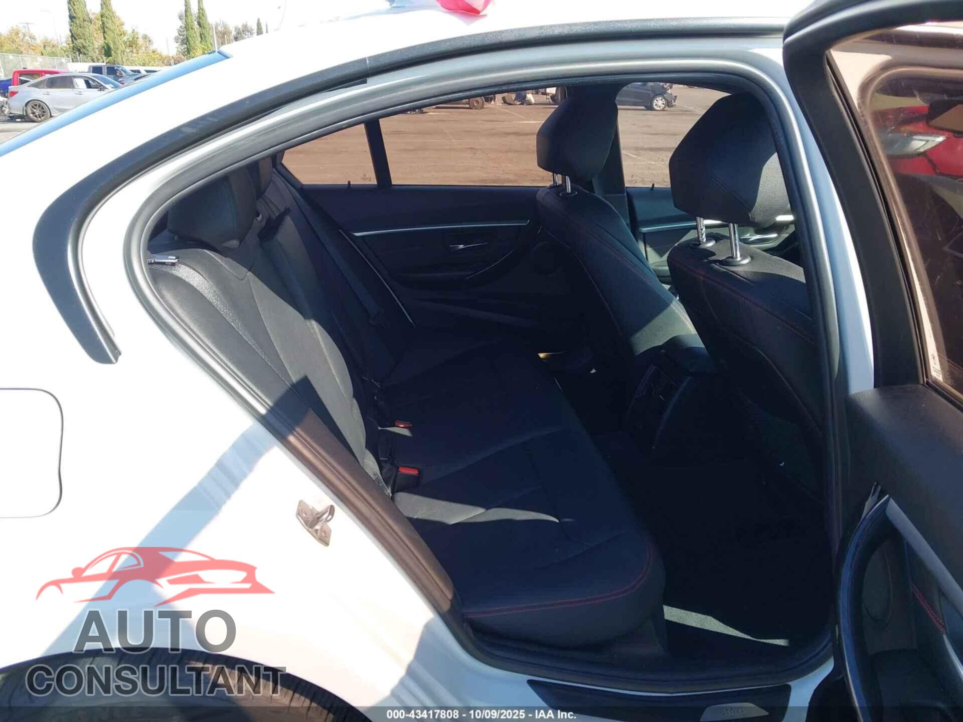 BMW 328I 2016 - WBA8E9G59GNU30100