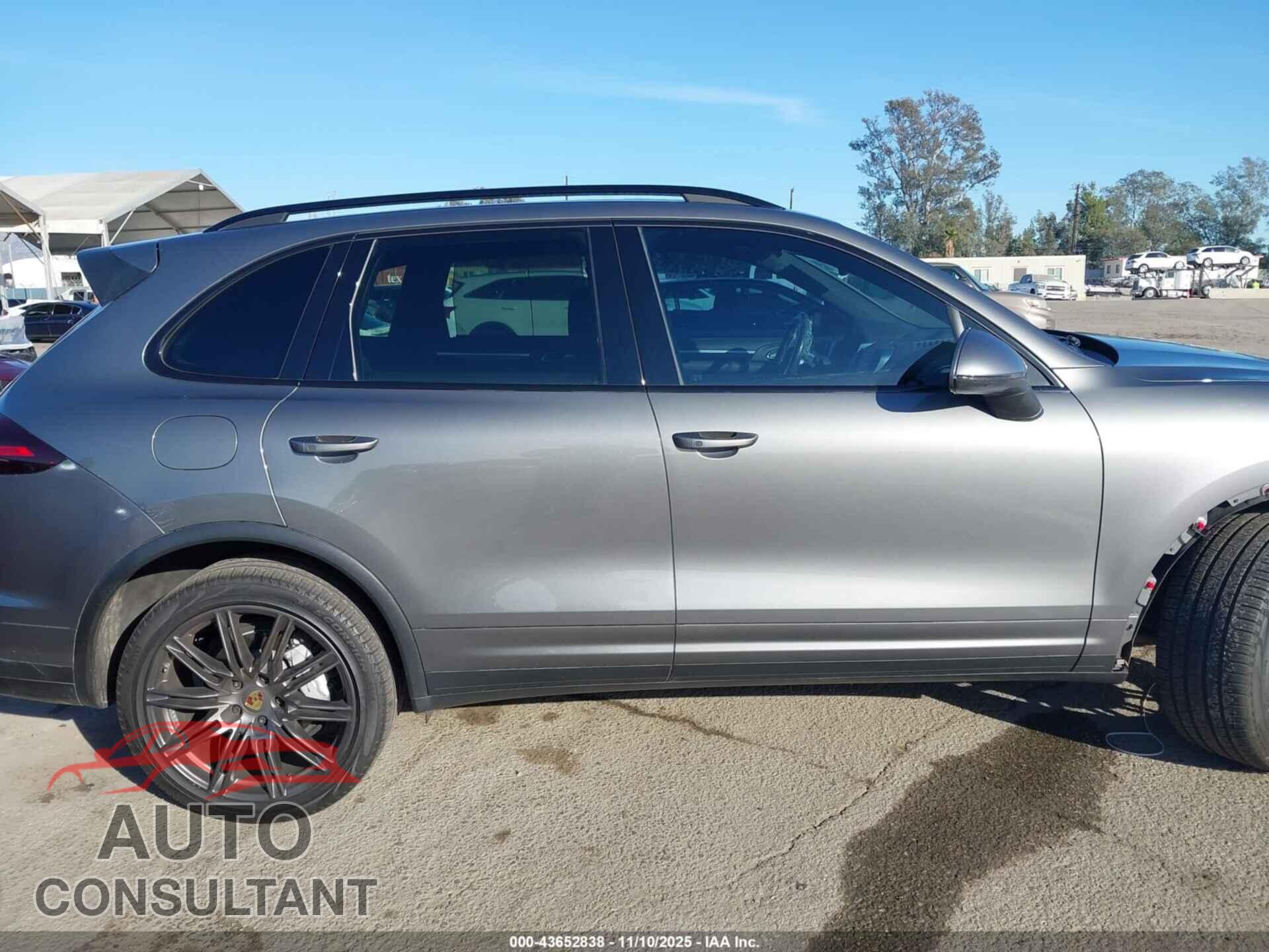 PORSCHE CAYENNE 2017 - WP1AB2A2XHLA50276