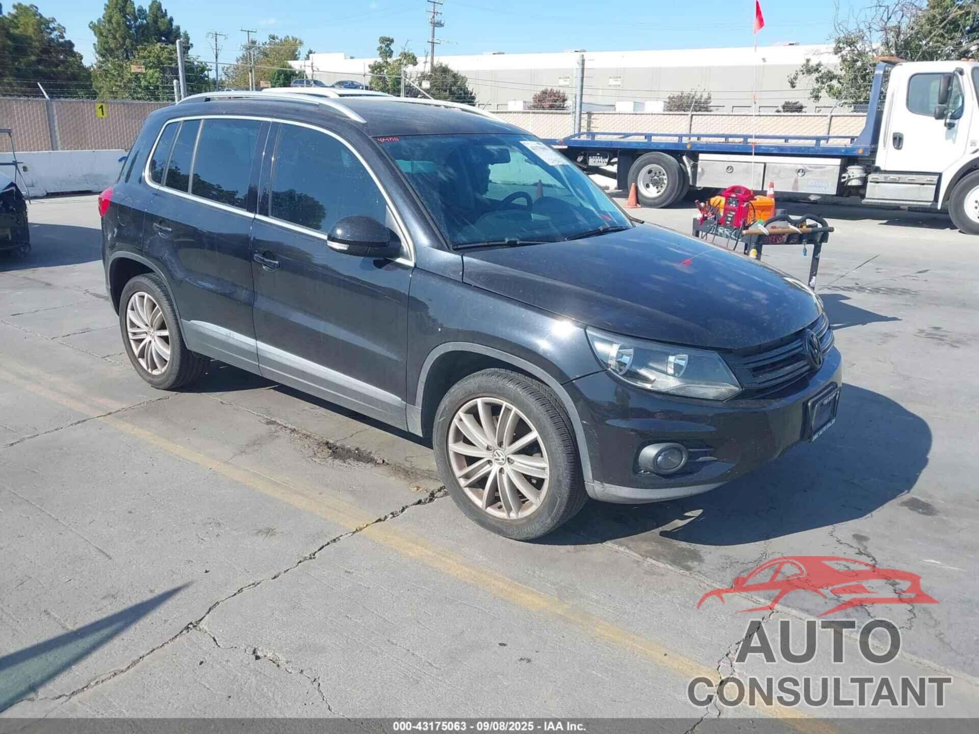 VOLKSWAGEN TIGUAN 2014 - WVGAV3AX0EW592406