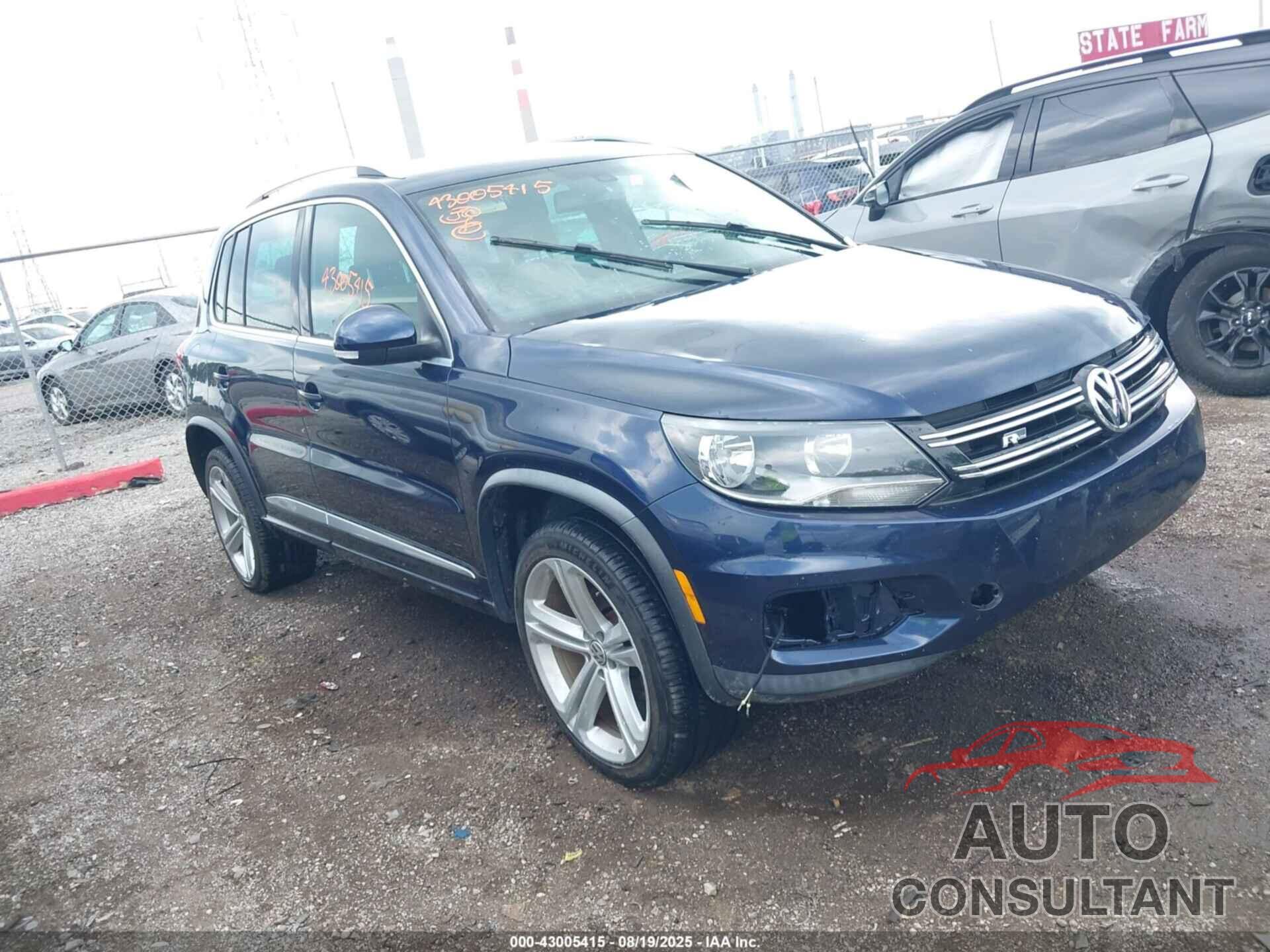 VOLKSWAGEN TIGUAN 2016 - WVGBV7AX5GW084608