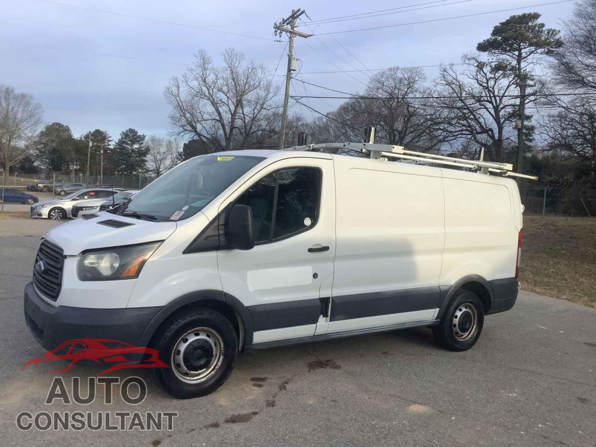 FORD TRANSIT-150 2015 - 1FTNE1YM2FKA97395