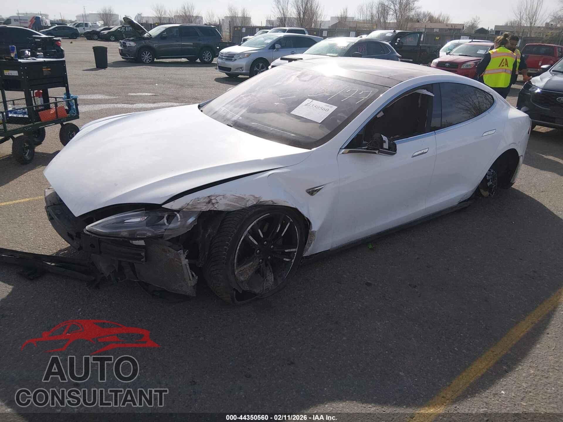 TESLA MODEL S 2015 - 5YJSA1E2XFF117939