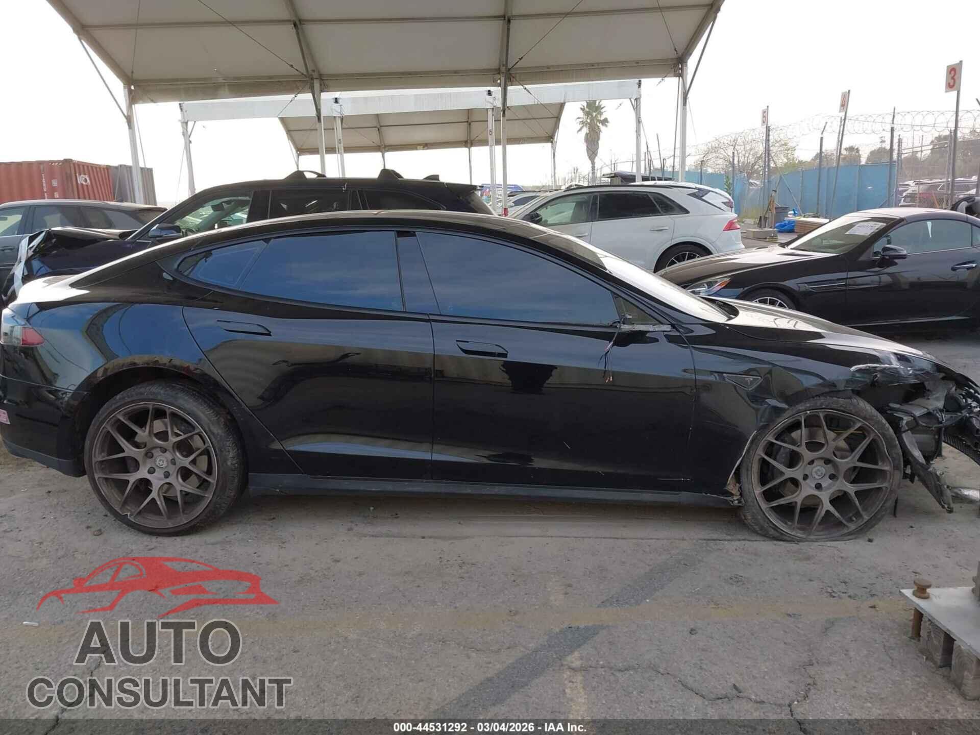 TESLA MODEL S 2013 - 5YJSA1CP0DFP06316