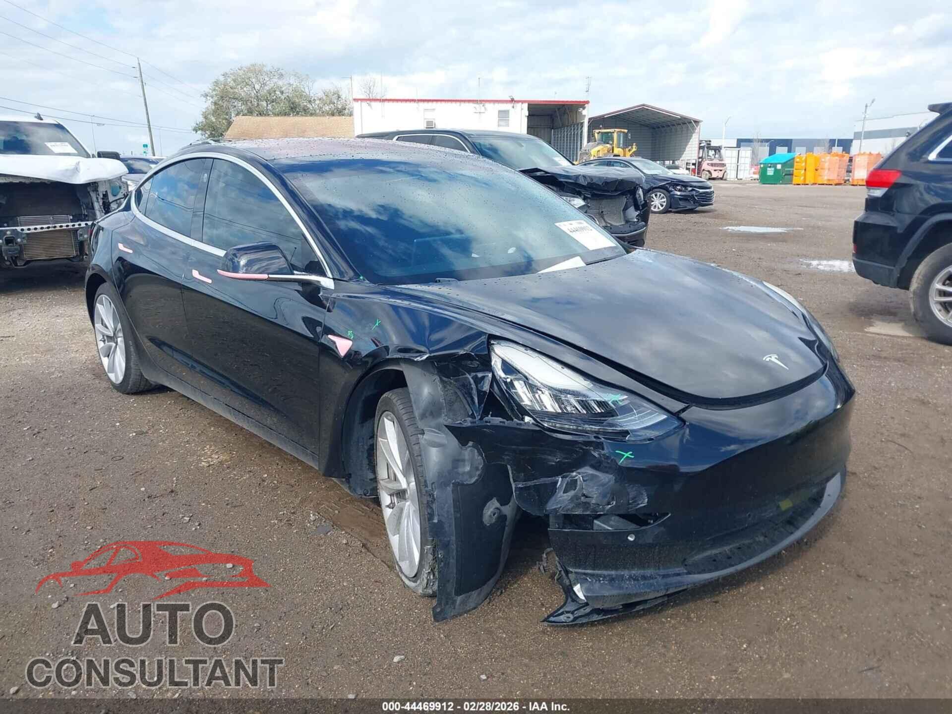 TESLA MODEL 3 2018 - 5YJ3E1EAXJF005828