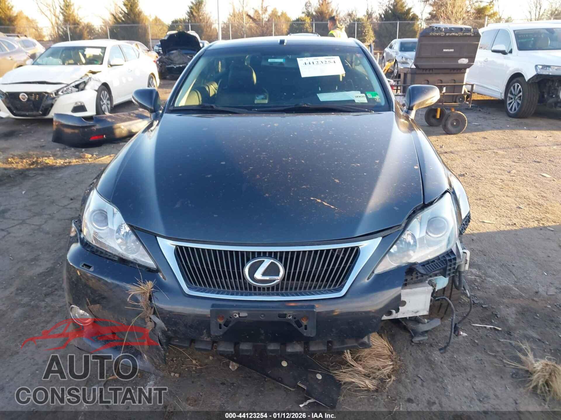 LEXUS IS 350C 2010 - JTHFE2C25A2501152