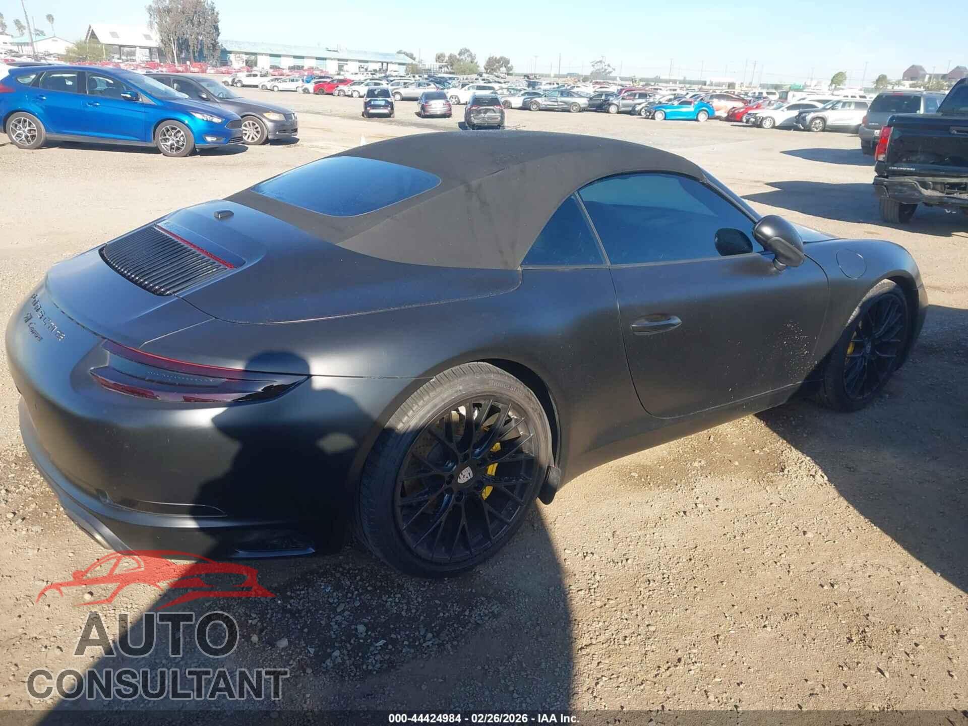 PORSCHE 911 2017 - WP0CA2A96HS141304