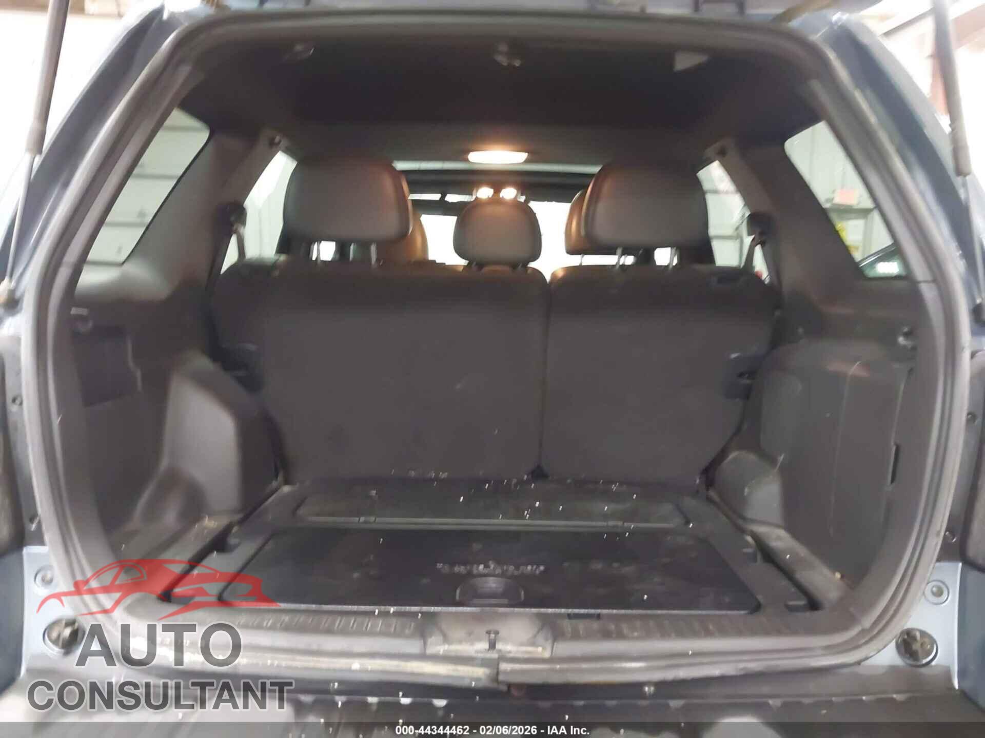 FORD ESCAPE 2011 - 1FMCU9E74BKB59649