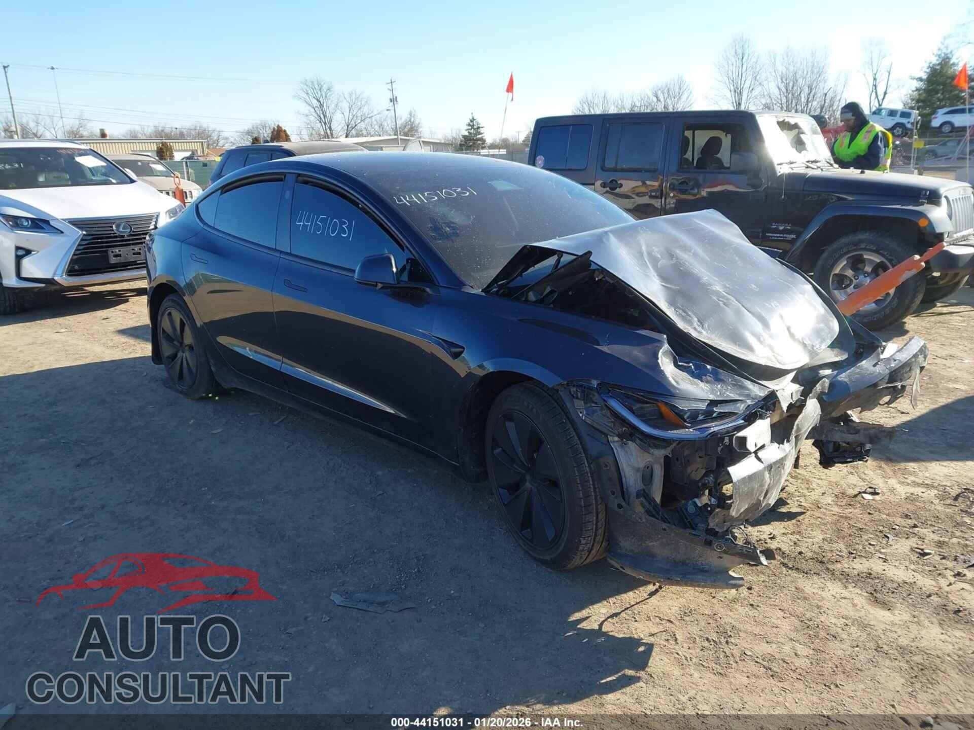 TESLA MODEL 3 2024 - 5YJ3E1EA5RF725811