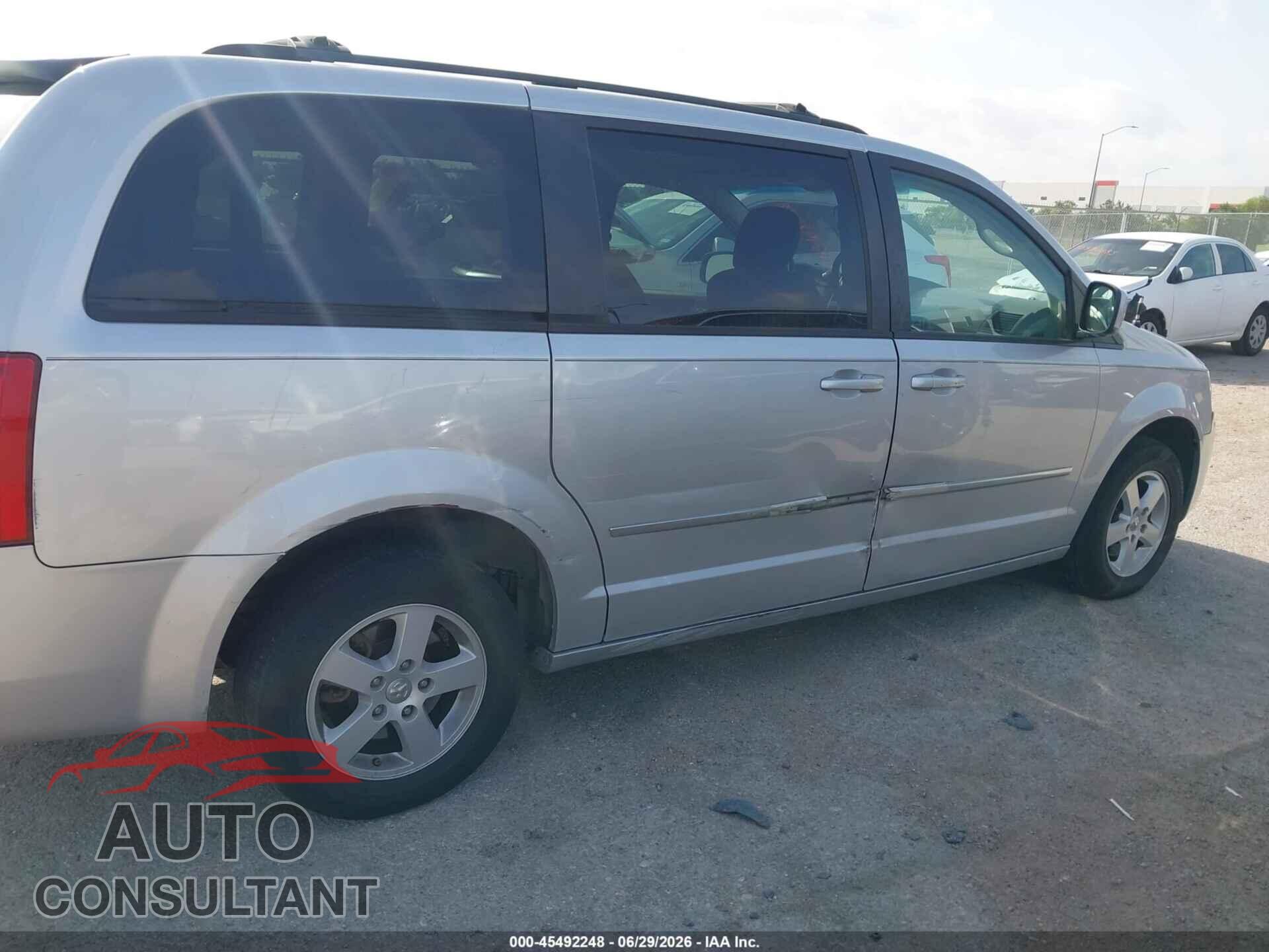 DODGE GRAND CARAVAN 2010 - 2D4RN5D12AR155121