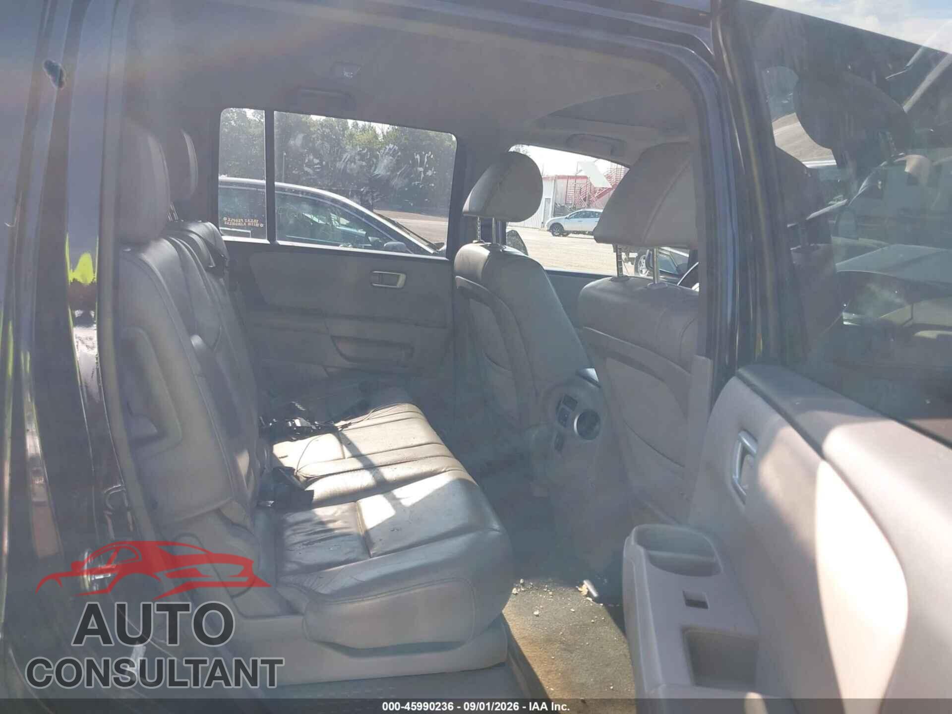 HONDA PILOT 2015 - 5FNYF4H50FB063473