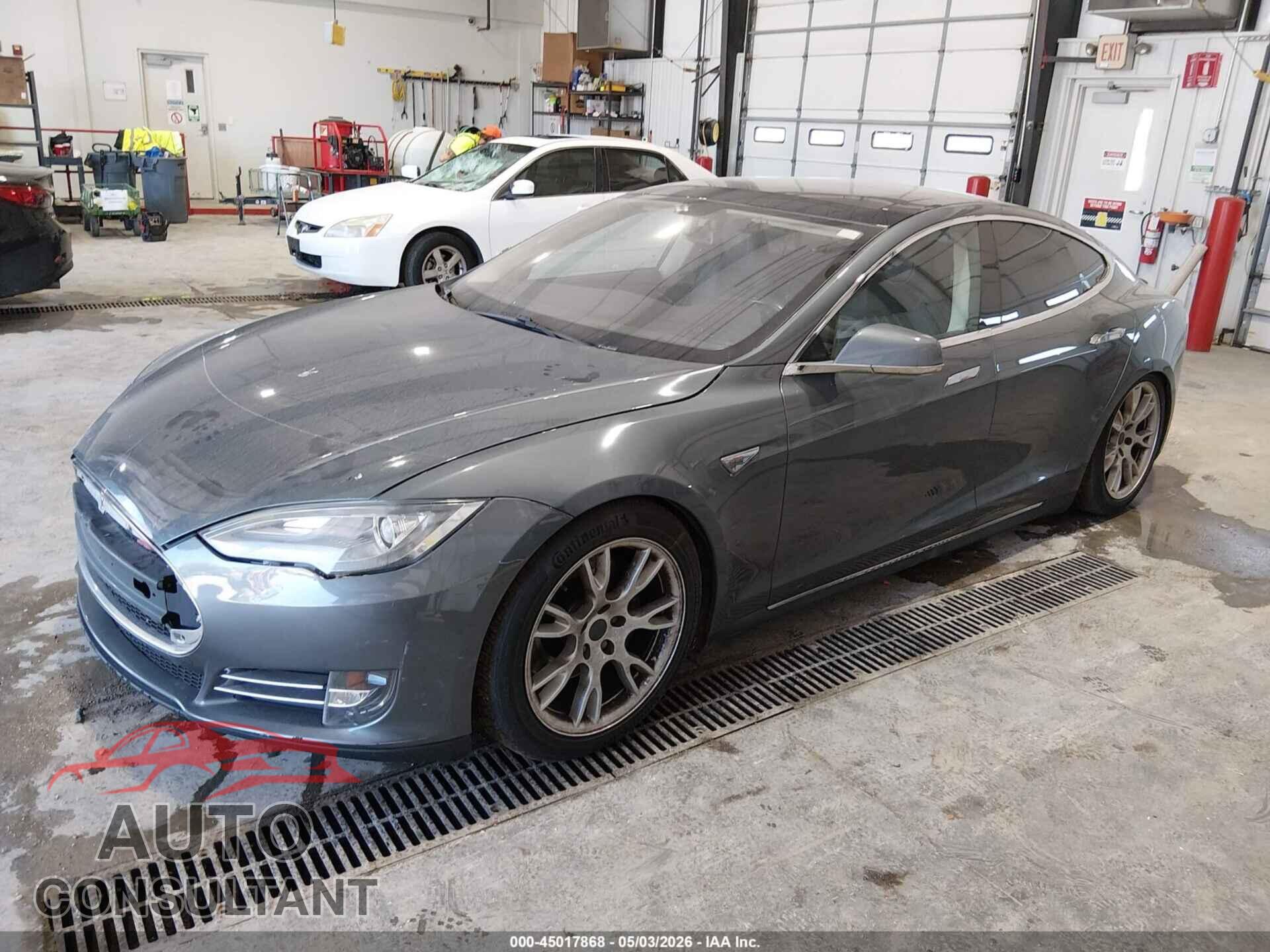 TESLA MODEL S 2013 - 5YJSA1CPXDFP13564