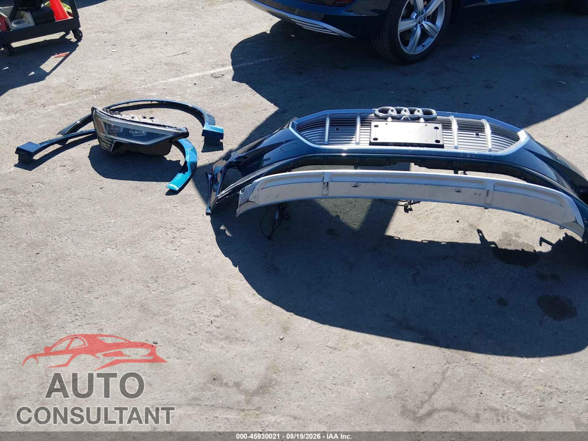 AUDI E-TRON 2019 - WA1LAAGE2KB021175