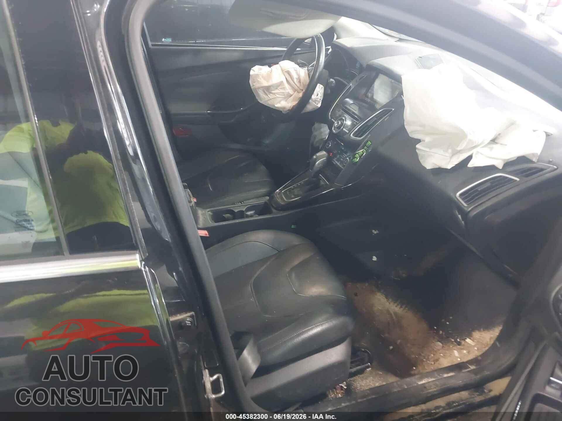 FORD FOCUS 2015 - 1FADP3N29FL304904