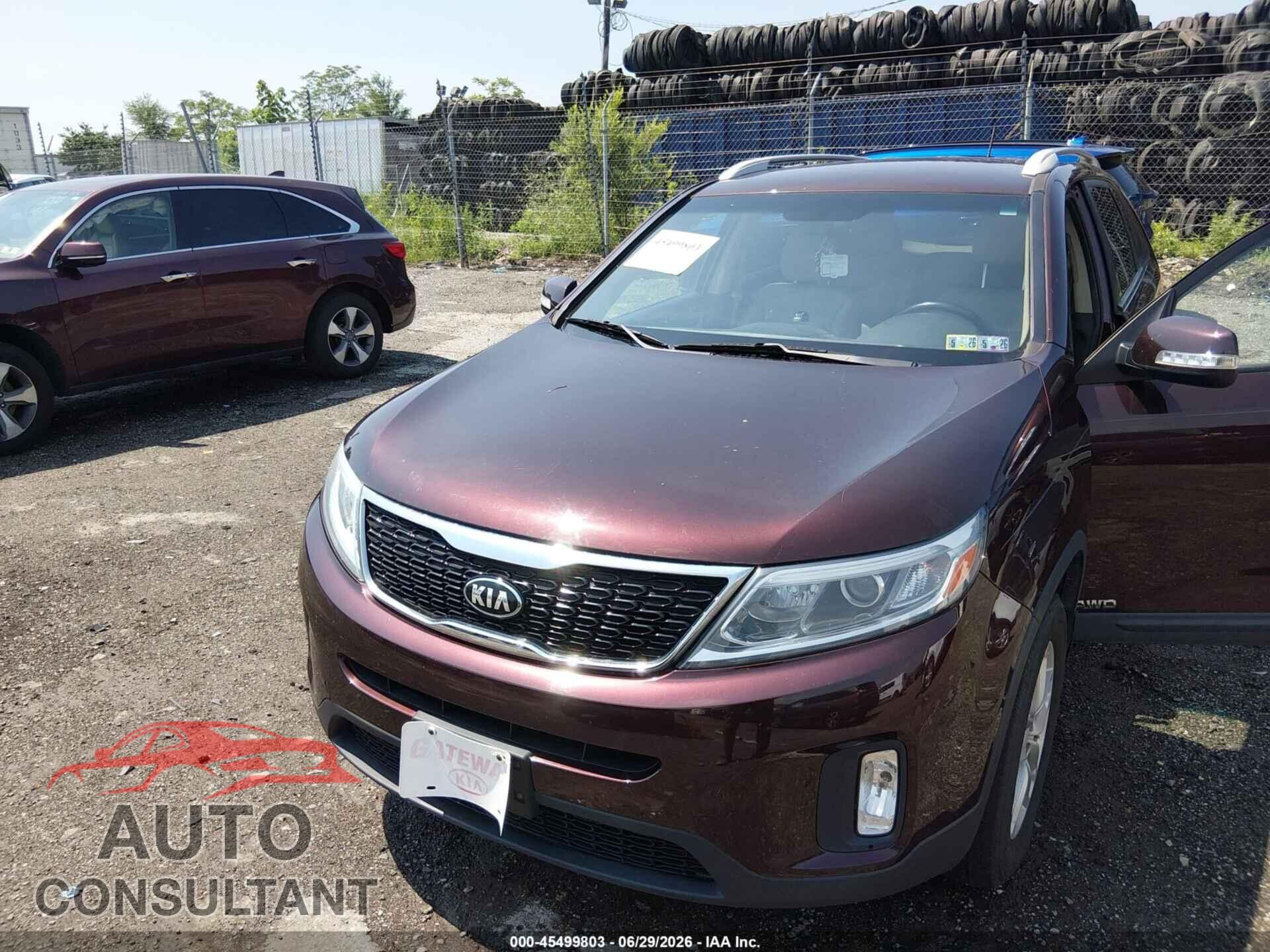 KIA SORENTO 2015 - 5XYKTCA66FG638759