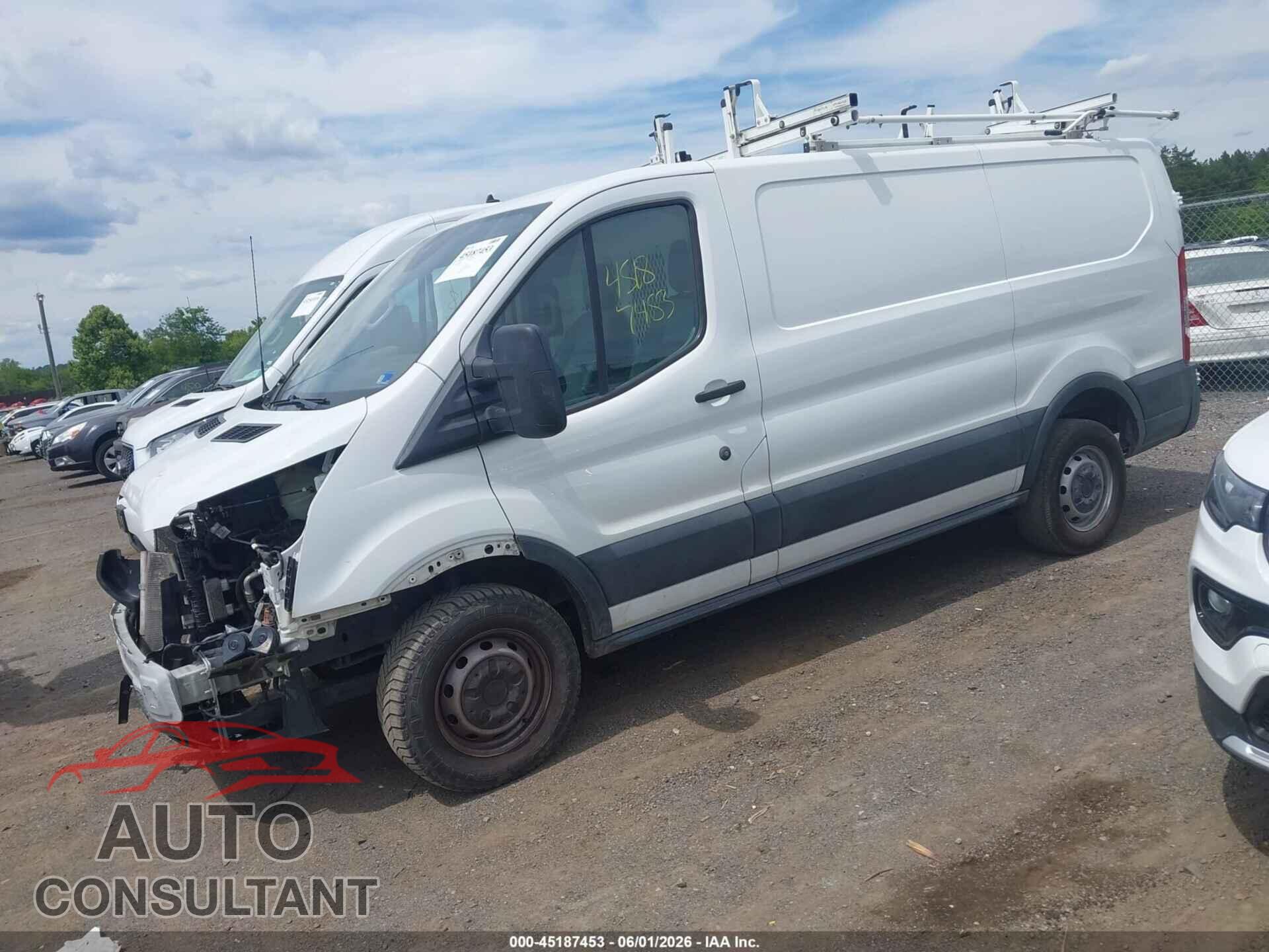 FORD TRANSIT-250 2017 - 1FTYR1YM8HKB43784