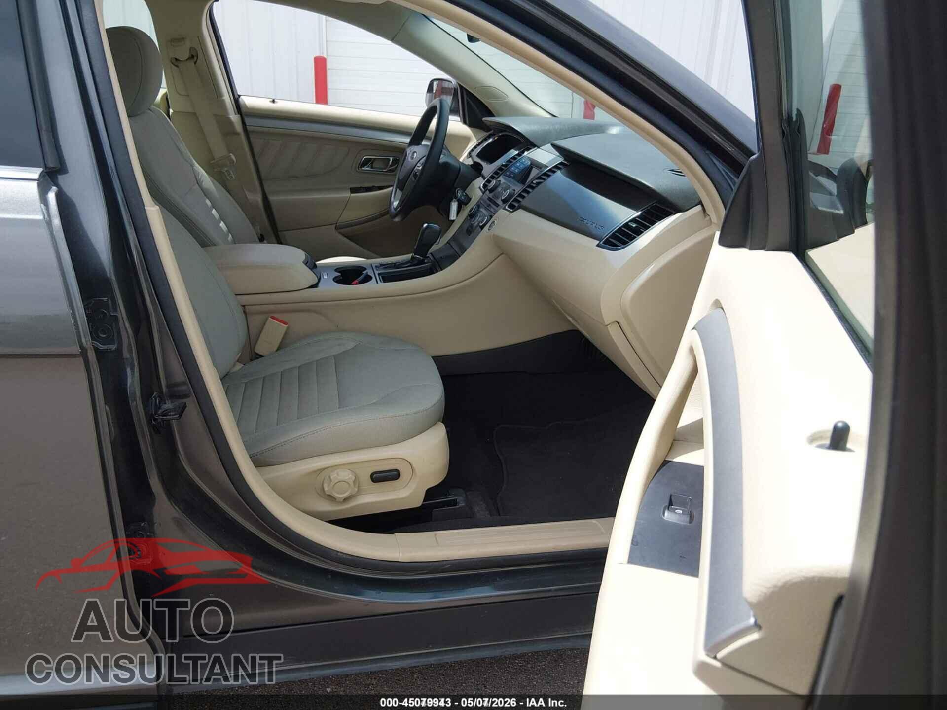 FORD TAURUS 2018 - 1FAHP2D84JG141288