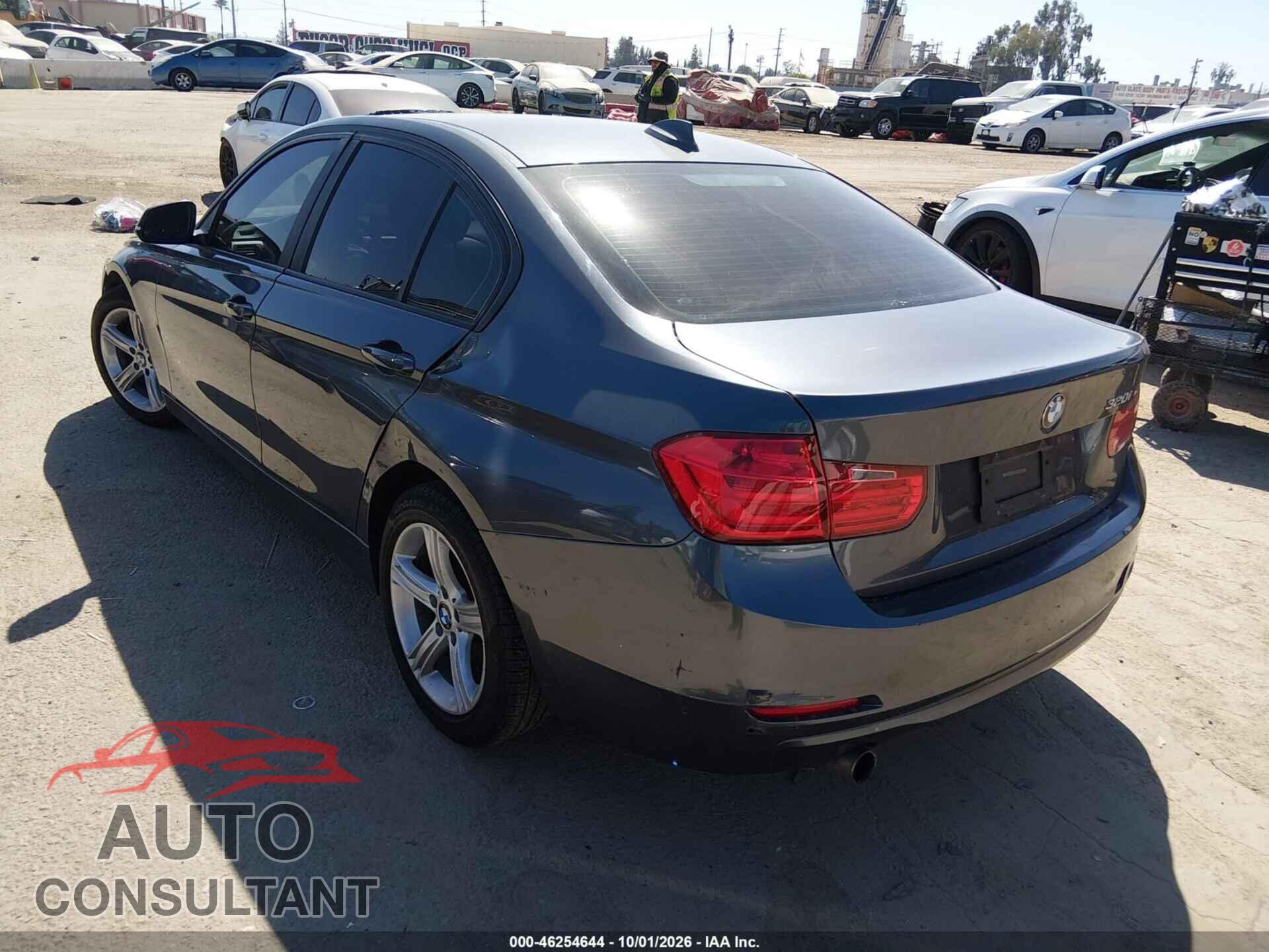 BMW 320I 2014 - WBA3B1G5XENS80855