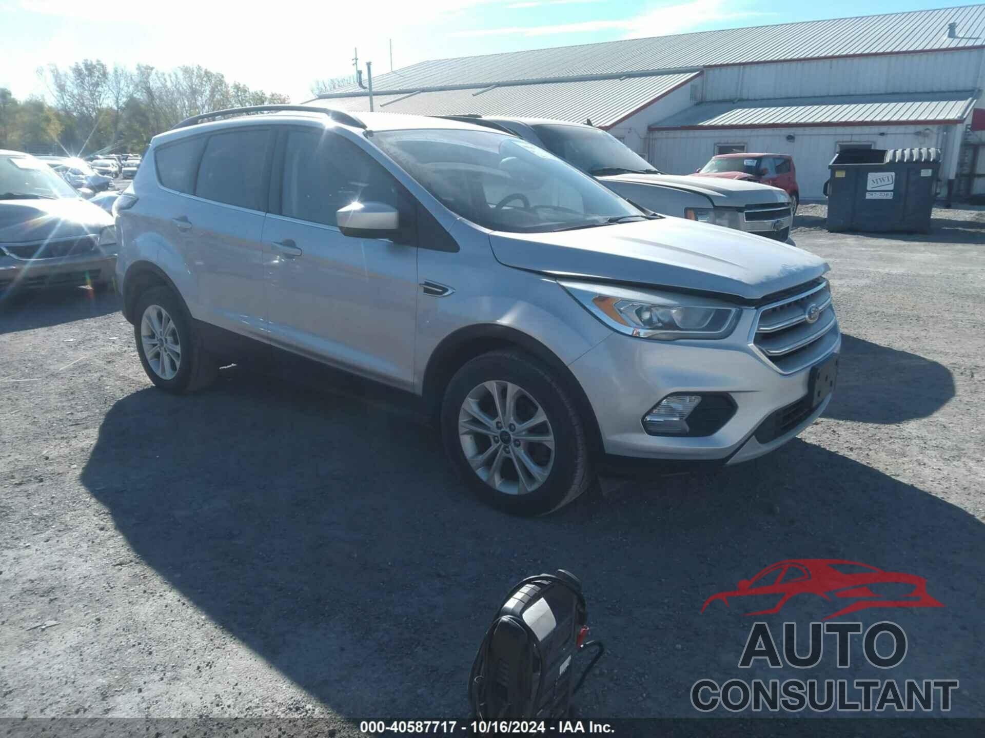 FORD ESCAPE 2017 - 1FMCU0GD7HUC04272