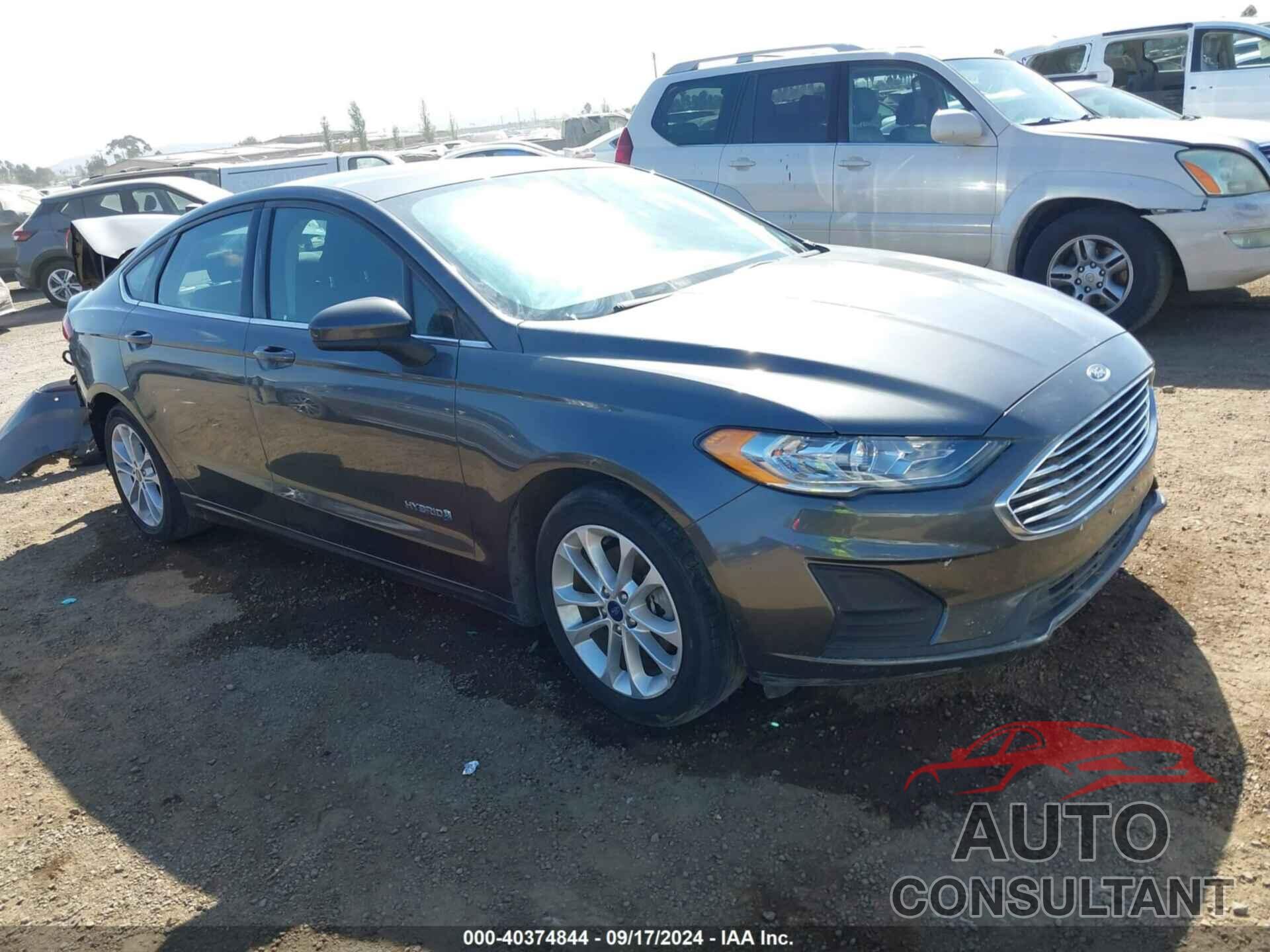 FORD FUSION HYBRID 2019 - 3FA6P0LU0KR120040