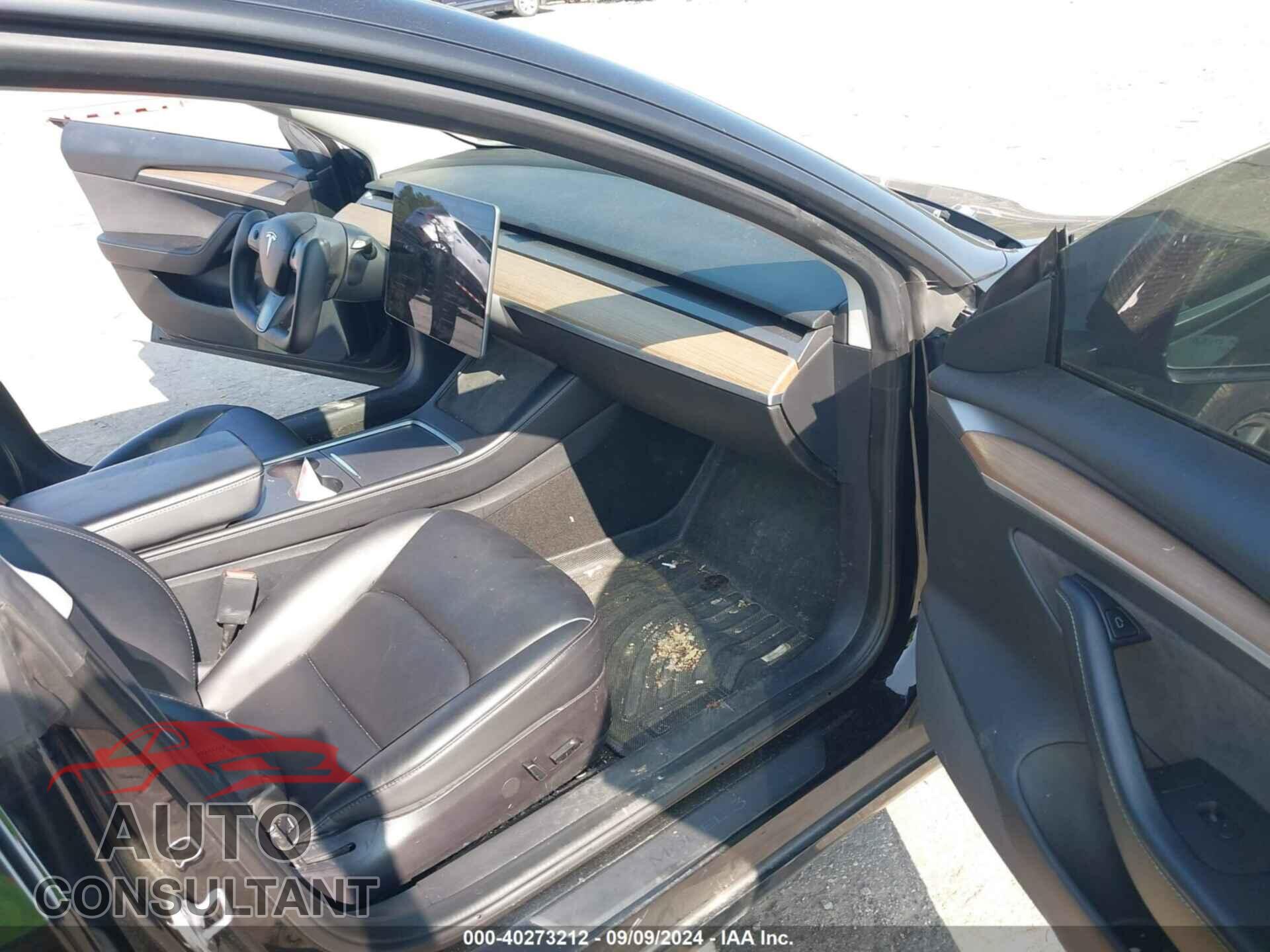 TESLA MODEL 3 2021 - 5YJ3E1EA1MF087131