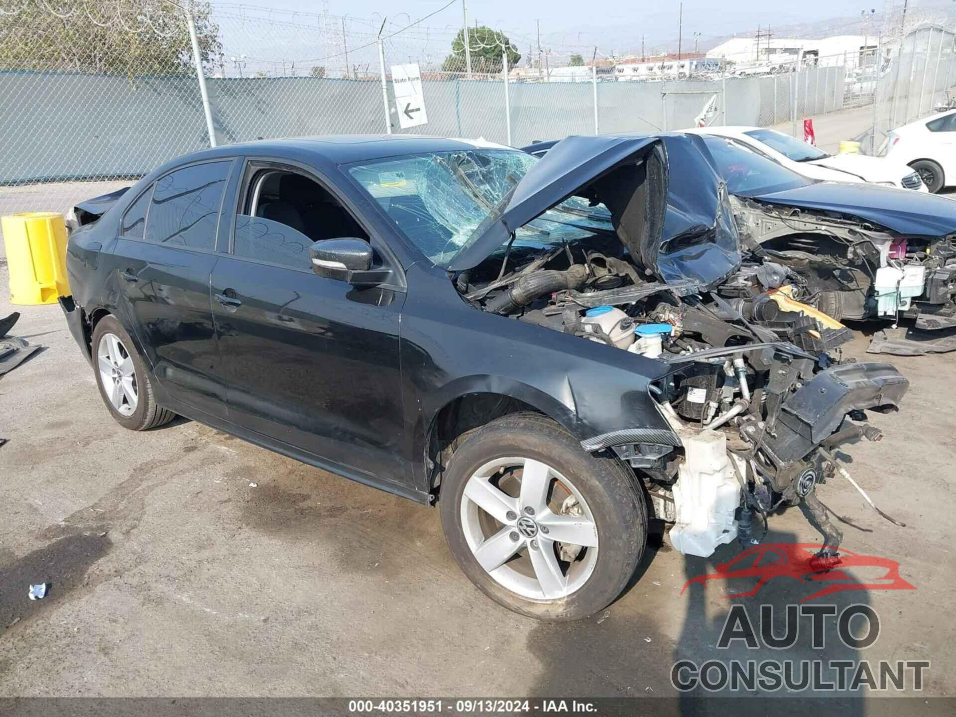 VOLKSWAGEN JETTA 2012 - 3VWLL7AJ5CM415334