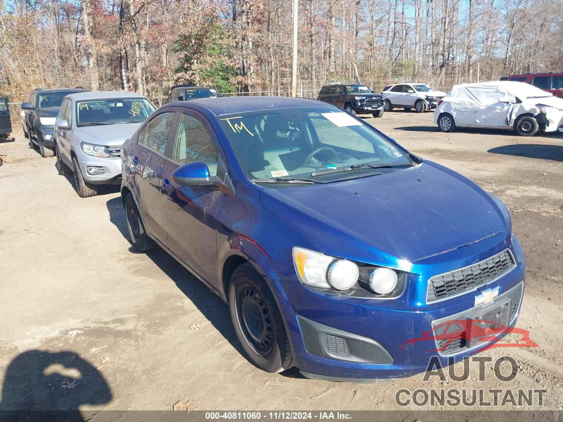 CHEVROLET SONIC 2013 - 1G1JA5SH0D4210574