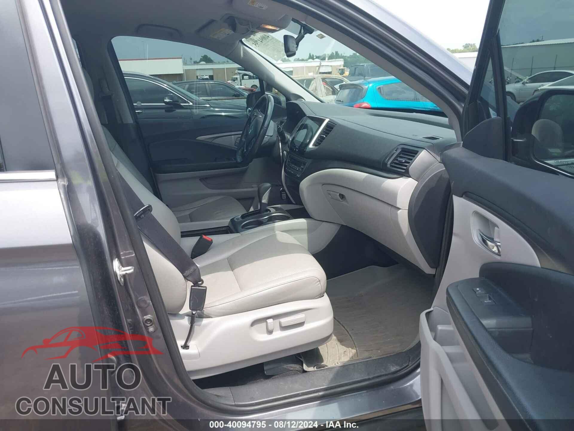 HONDA RIDGELINE 2017 - 5FPYK3F66HB032000
