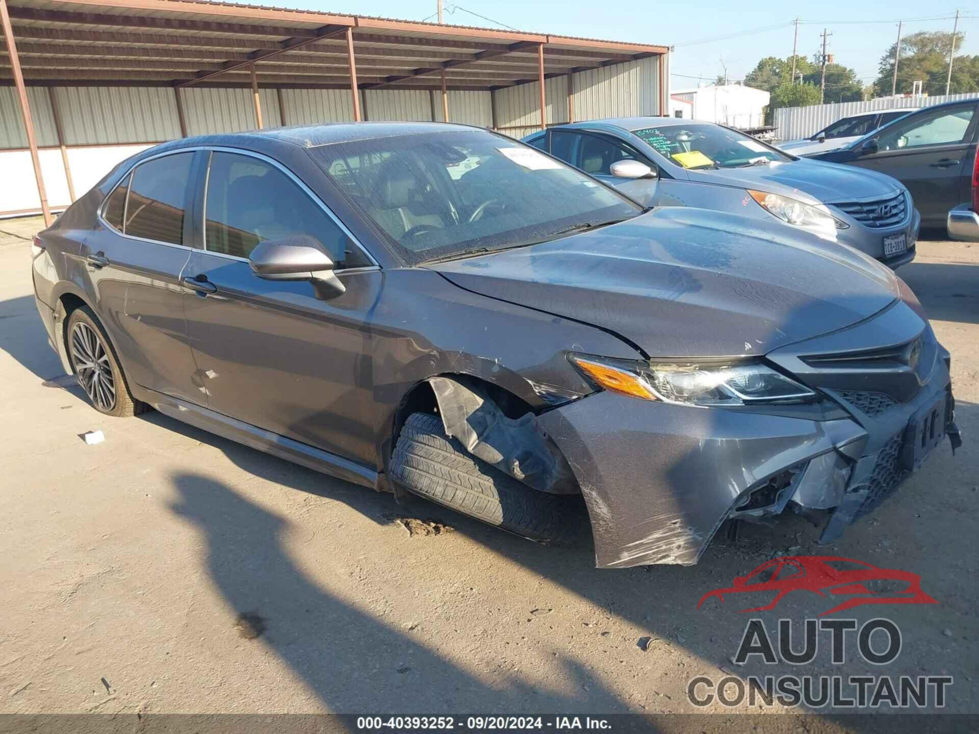 TOYOTA CAMRY 2018 - 4T1B11HK0JU604946