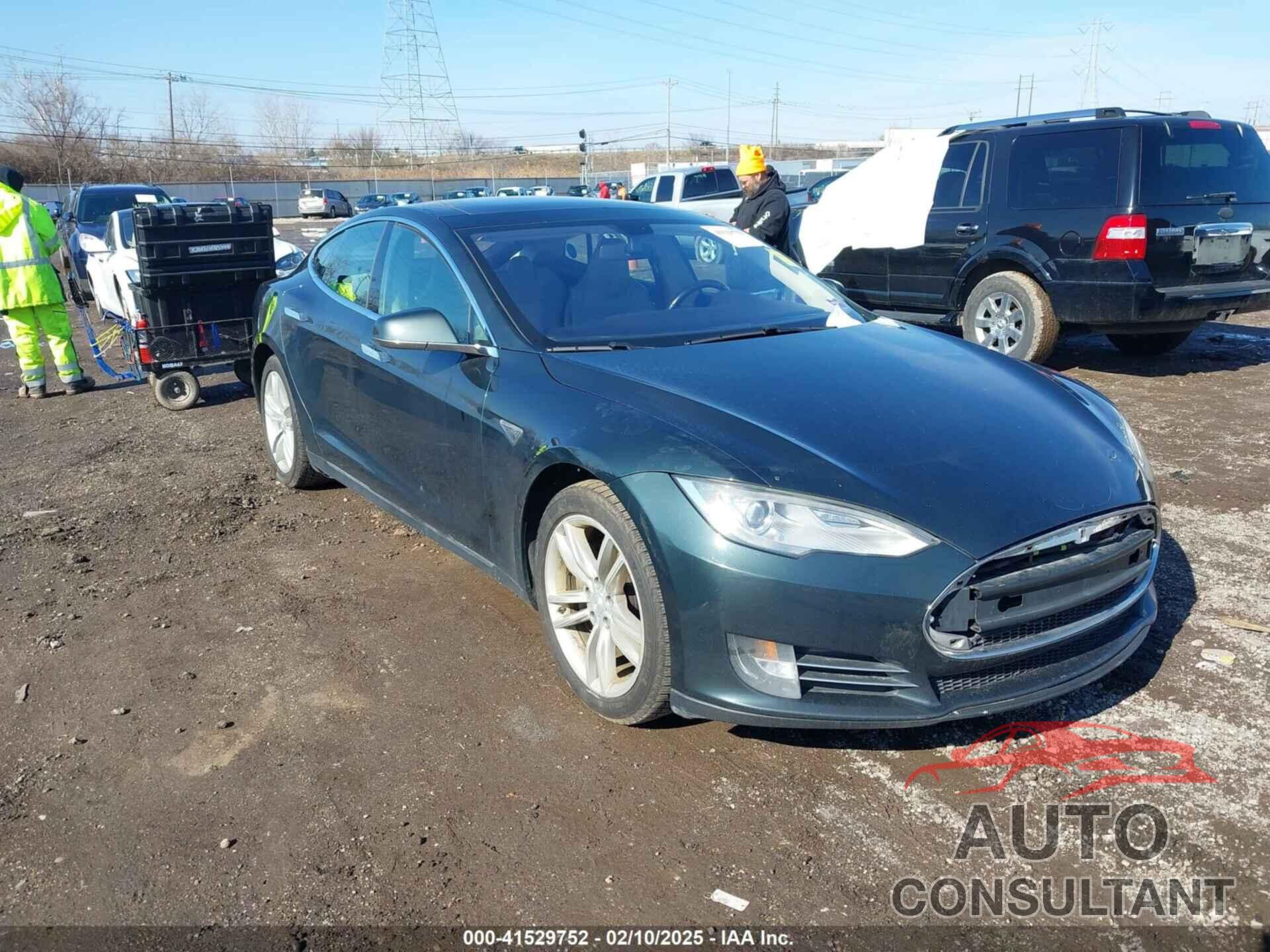 TESLA MODEL S 2013 - 5YJSA1CN7DFP26335