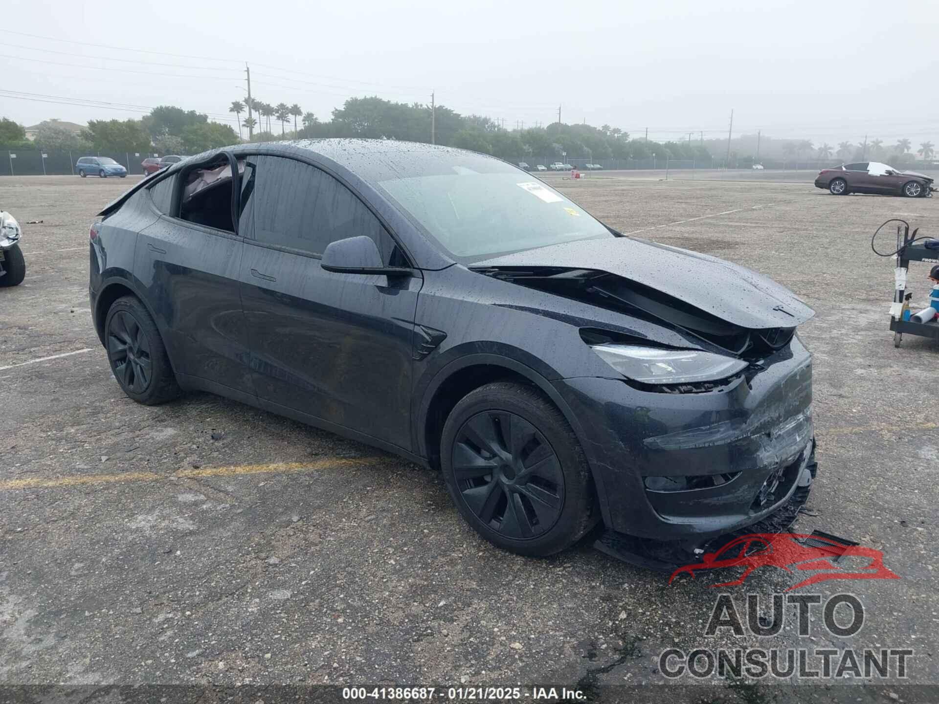 TESLA MODEL Y 2024 - 7SAYGDED8RF213927
