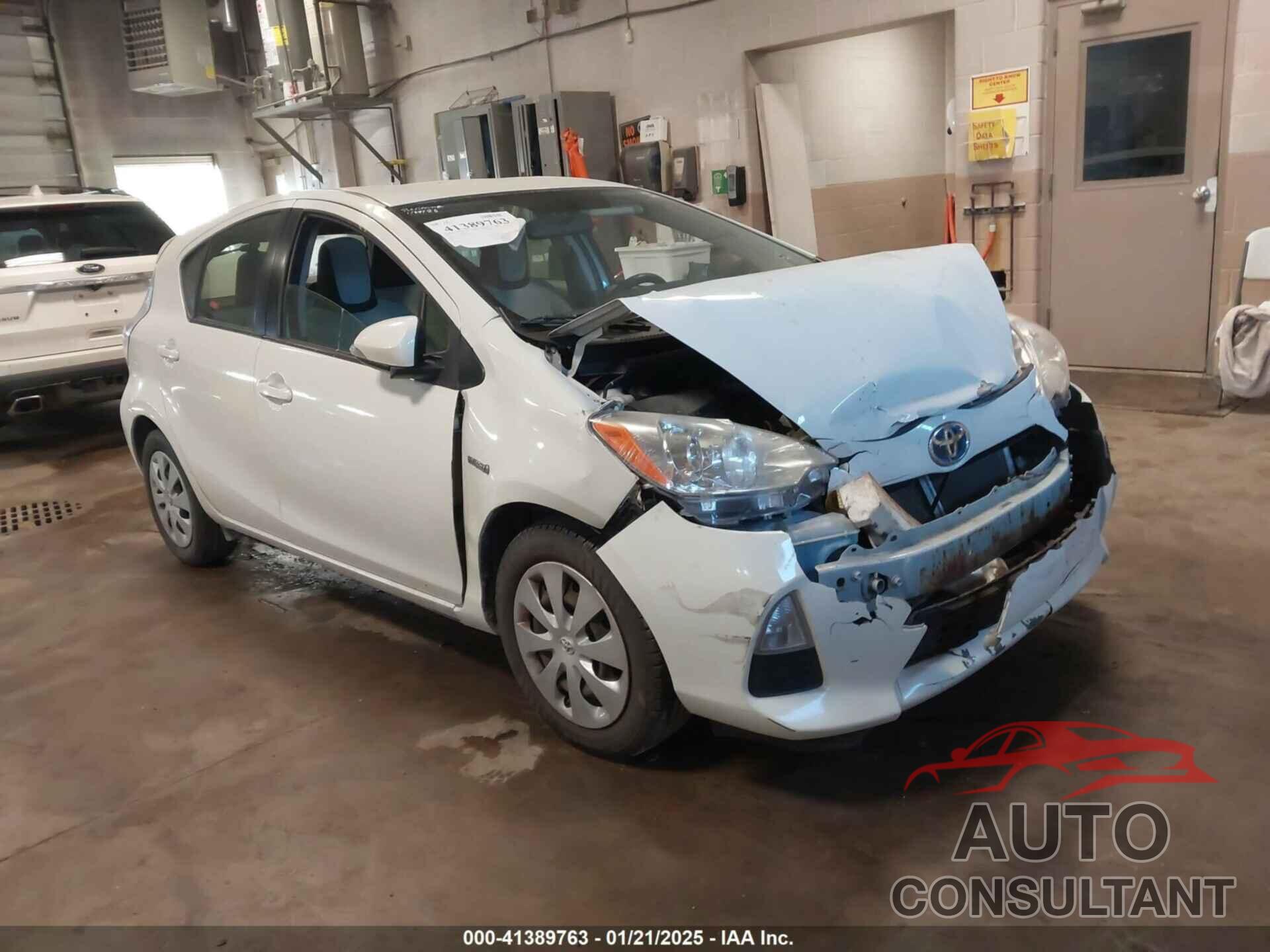 TOYOTA PRIUS C 2014 - JTDKDTB35E1071931