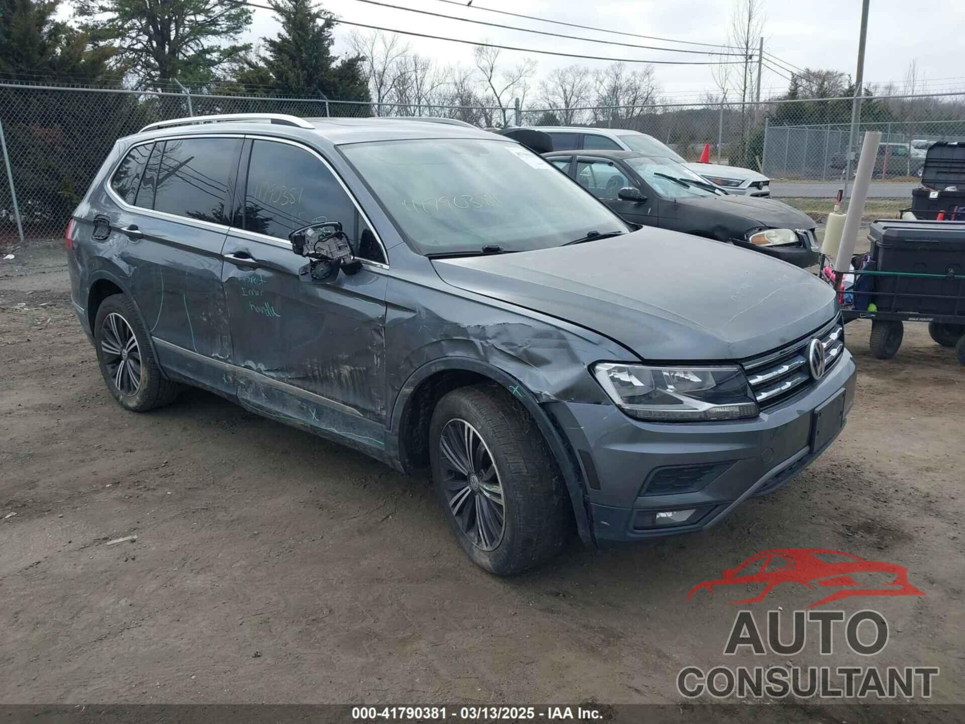 VOLKSWAGEN TIGUAN 2018 - 3VV2B7AX5JM037214