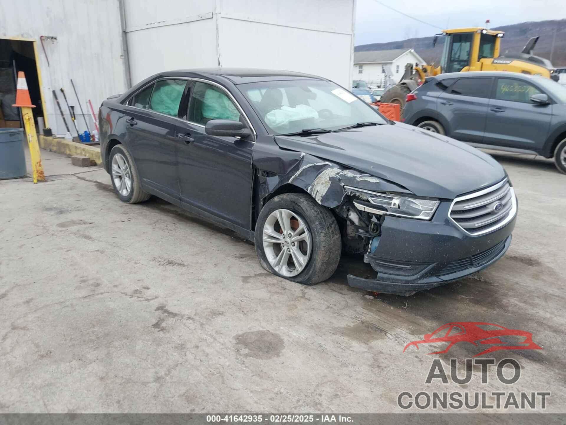 FORD TAURUS 2017 - 1FAHP2E80HG136825