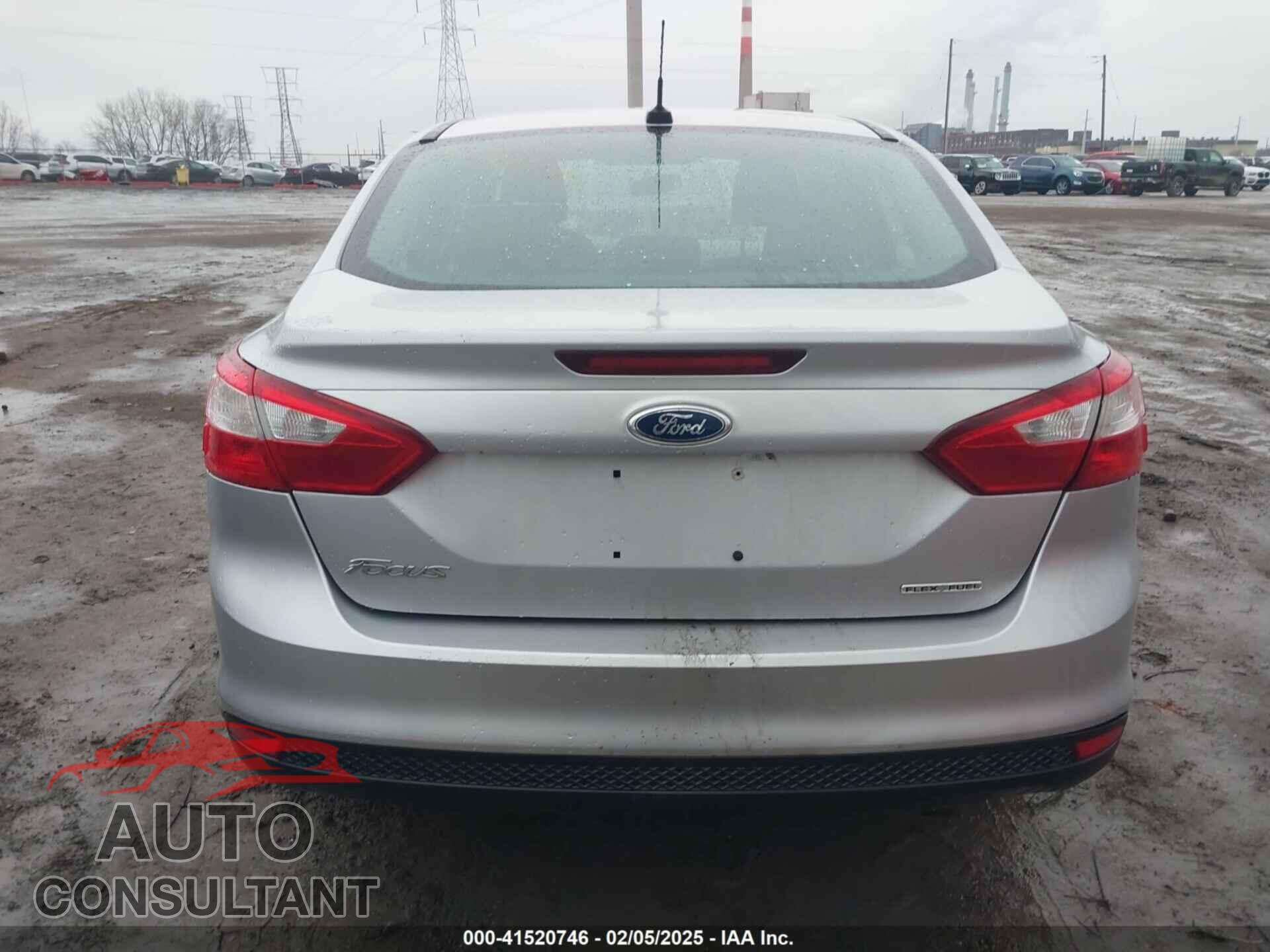 FORD FOCUS 2014 - 1FADP3E27EL453097