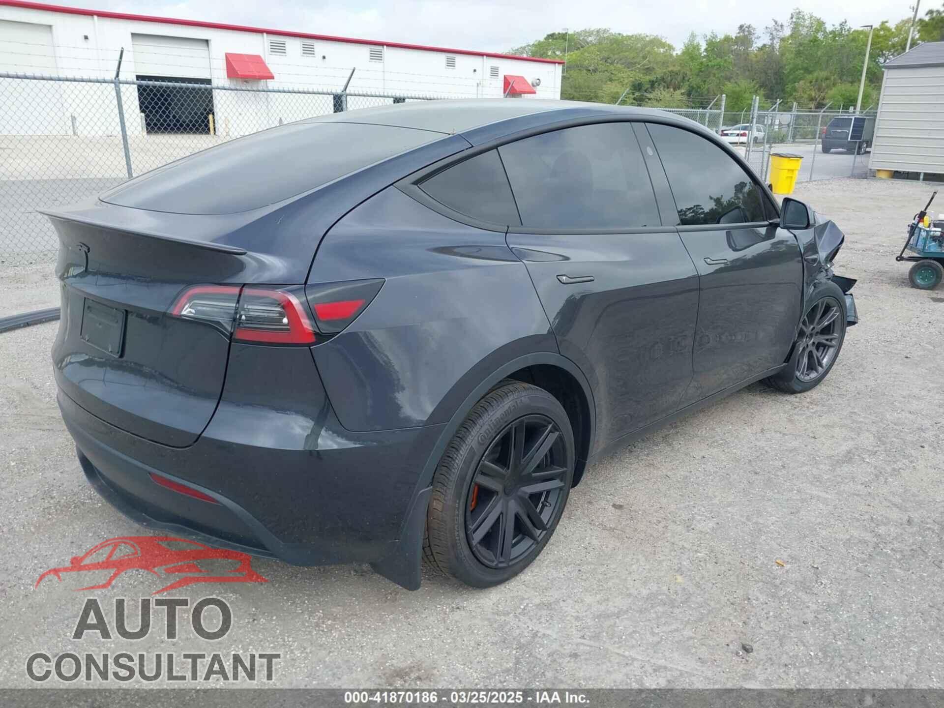 TESLA MODEL Y 2024 - 7SAYGDED7RF095210