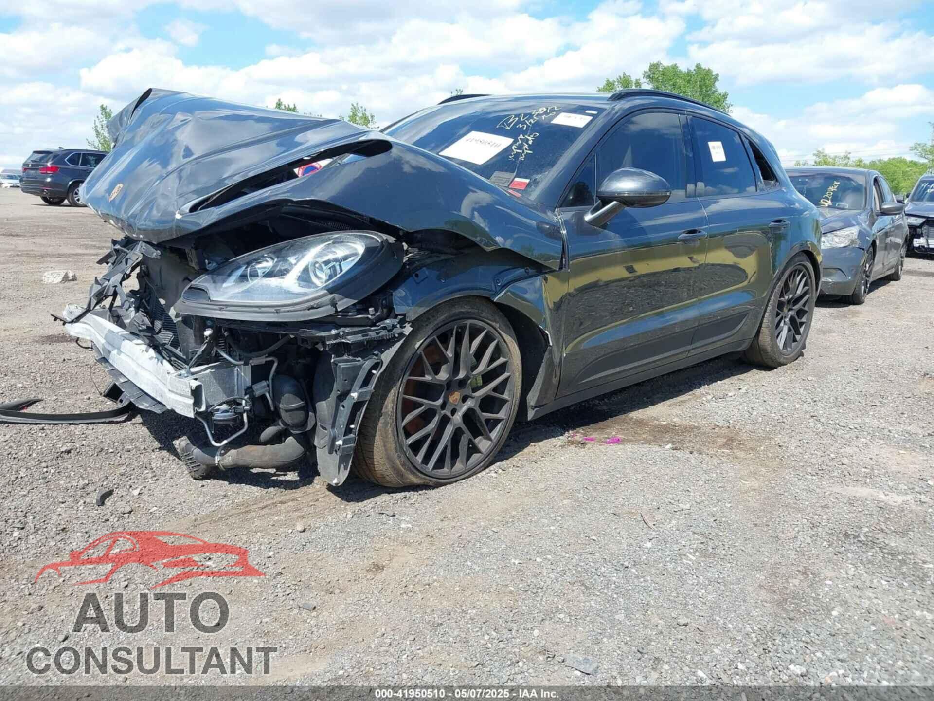 PORSCHE MACAN 2018 - WP1AA2A59JLB23012