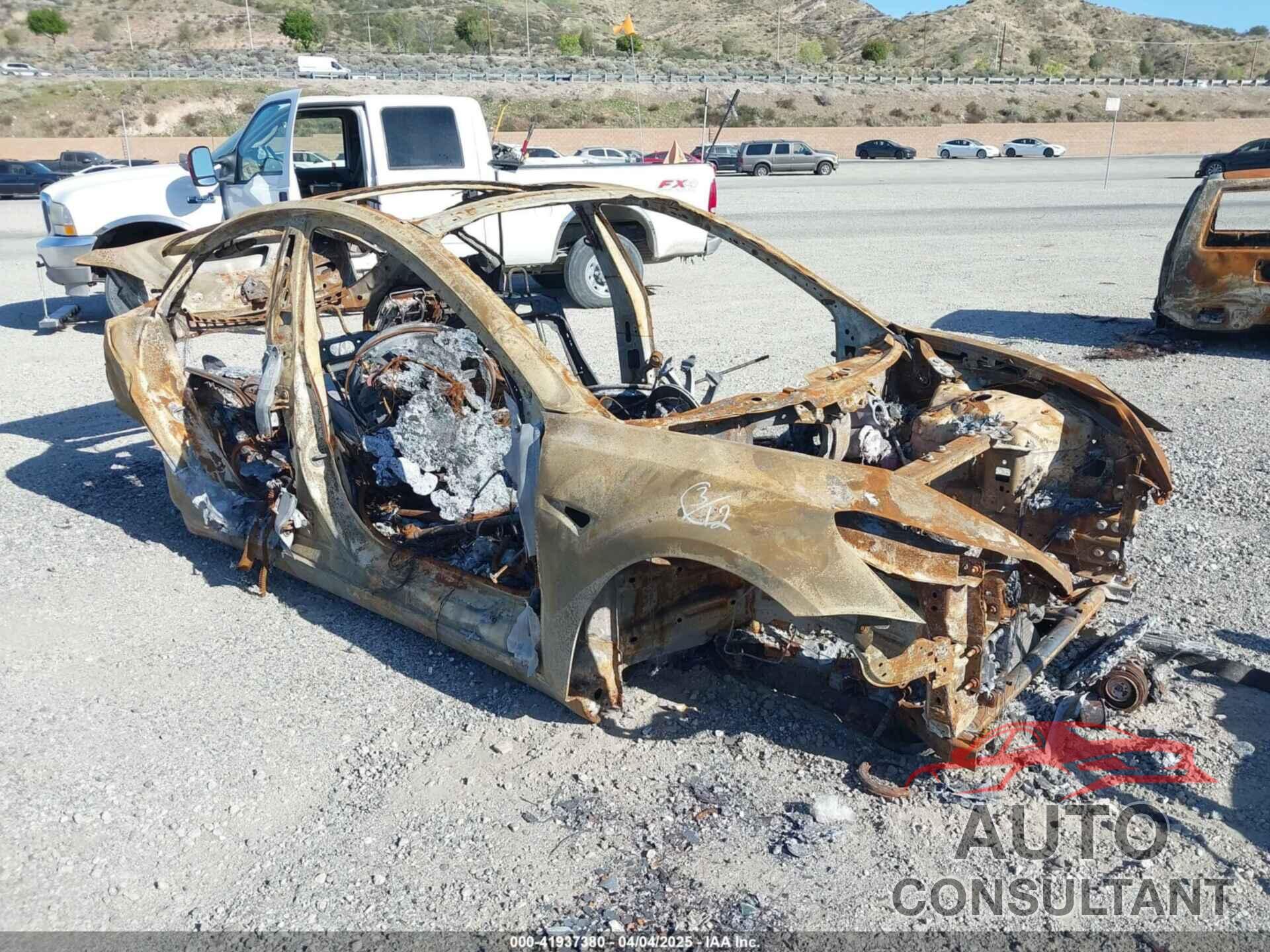 TESLA MODEL 3 2021 - 5YJ3E1EA8MF061545