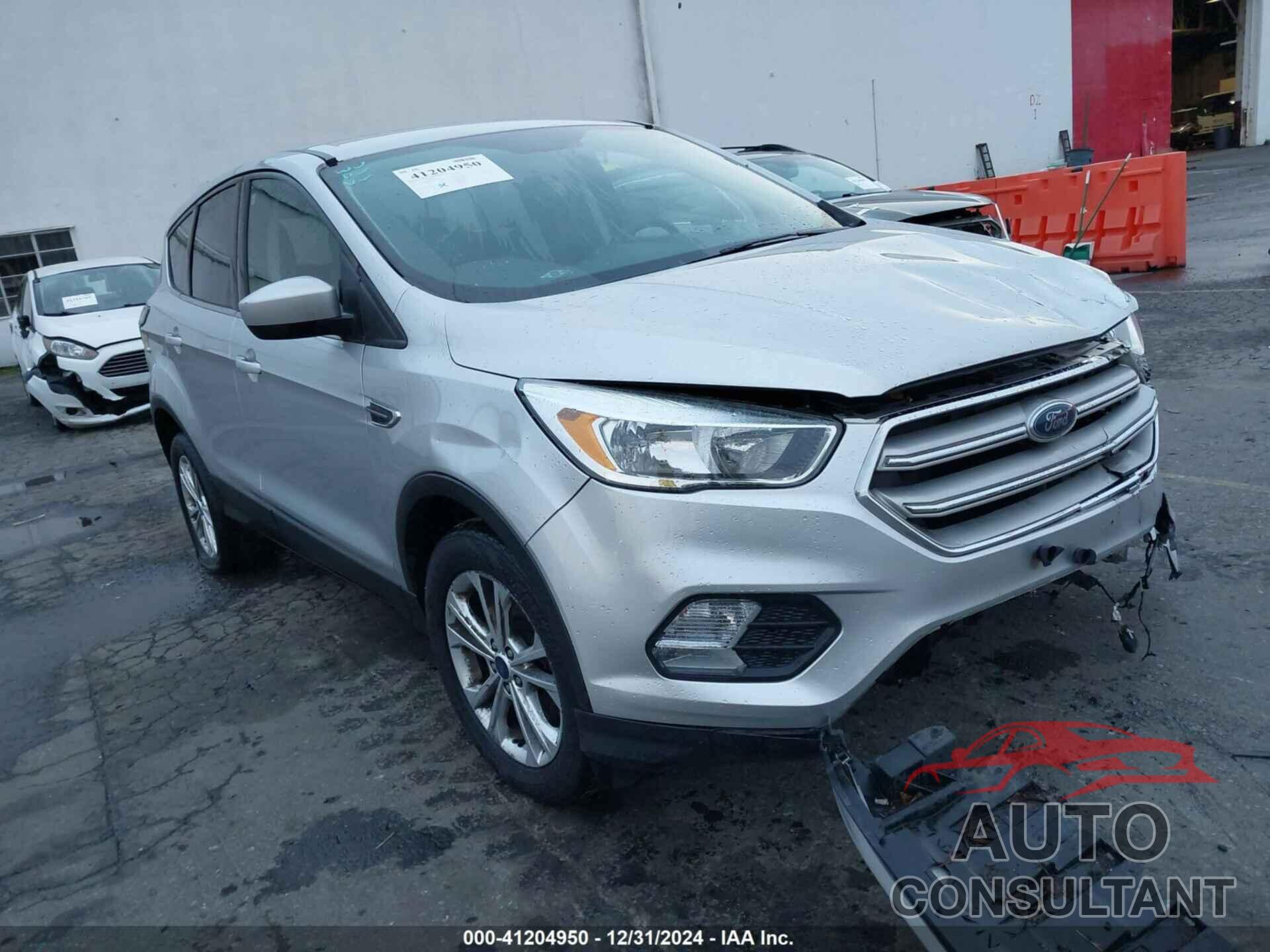 FORD ESCAPE 2017 - 1FMCU9GD1HUD77449