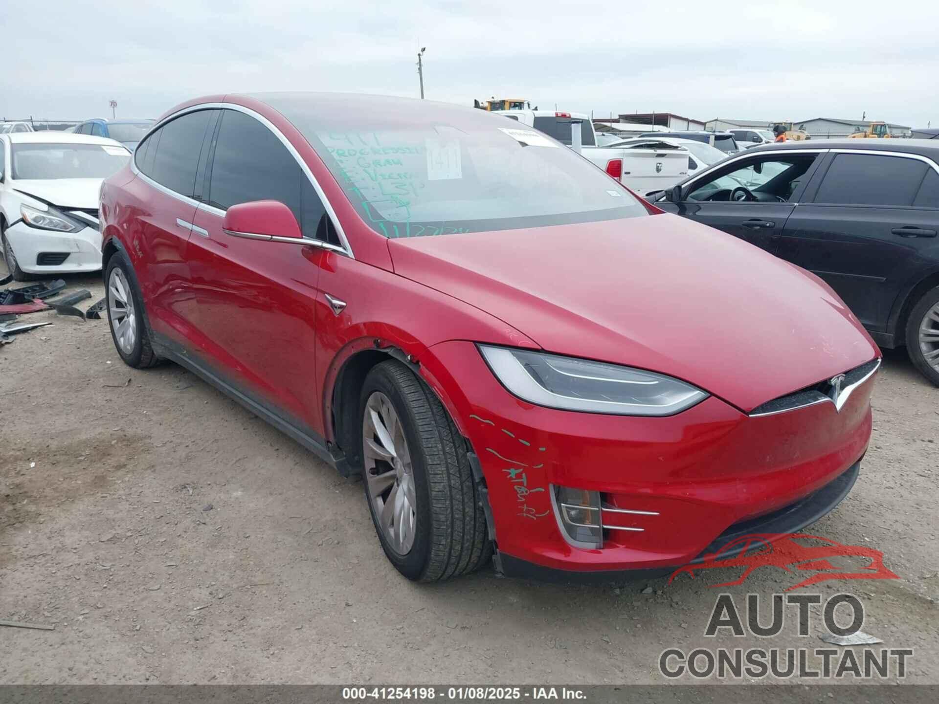 TESLA MODEL X 2018 - 5YJXCAE28JF090510