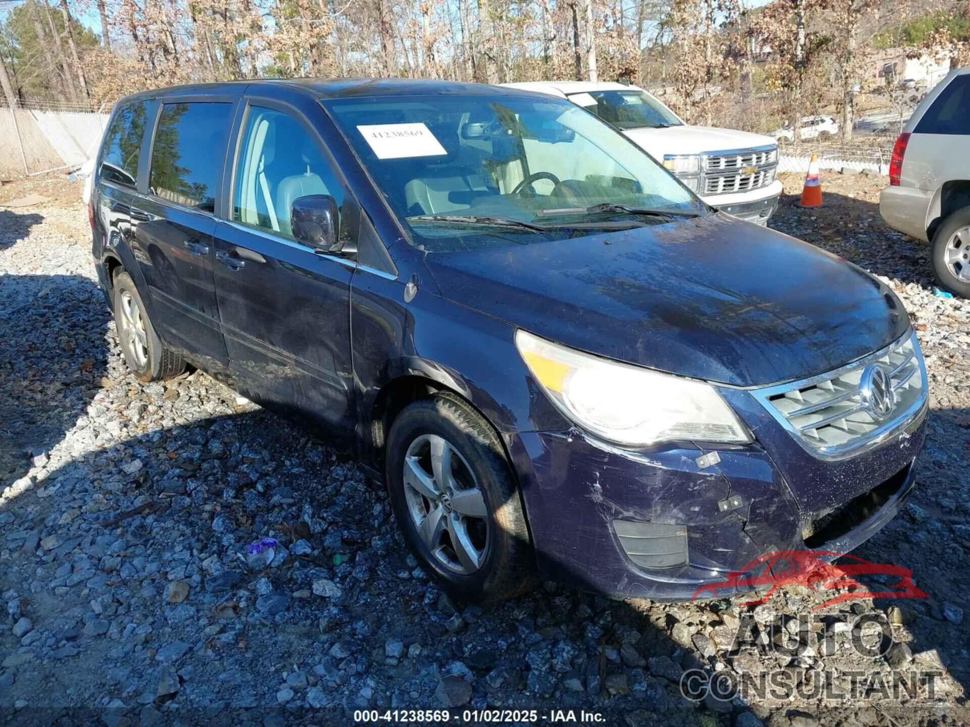 VOLKSWAGEN ROUTAN 2010 - 2V4RW3D16AR242234
