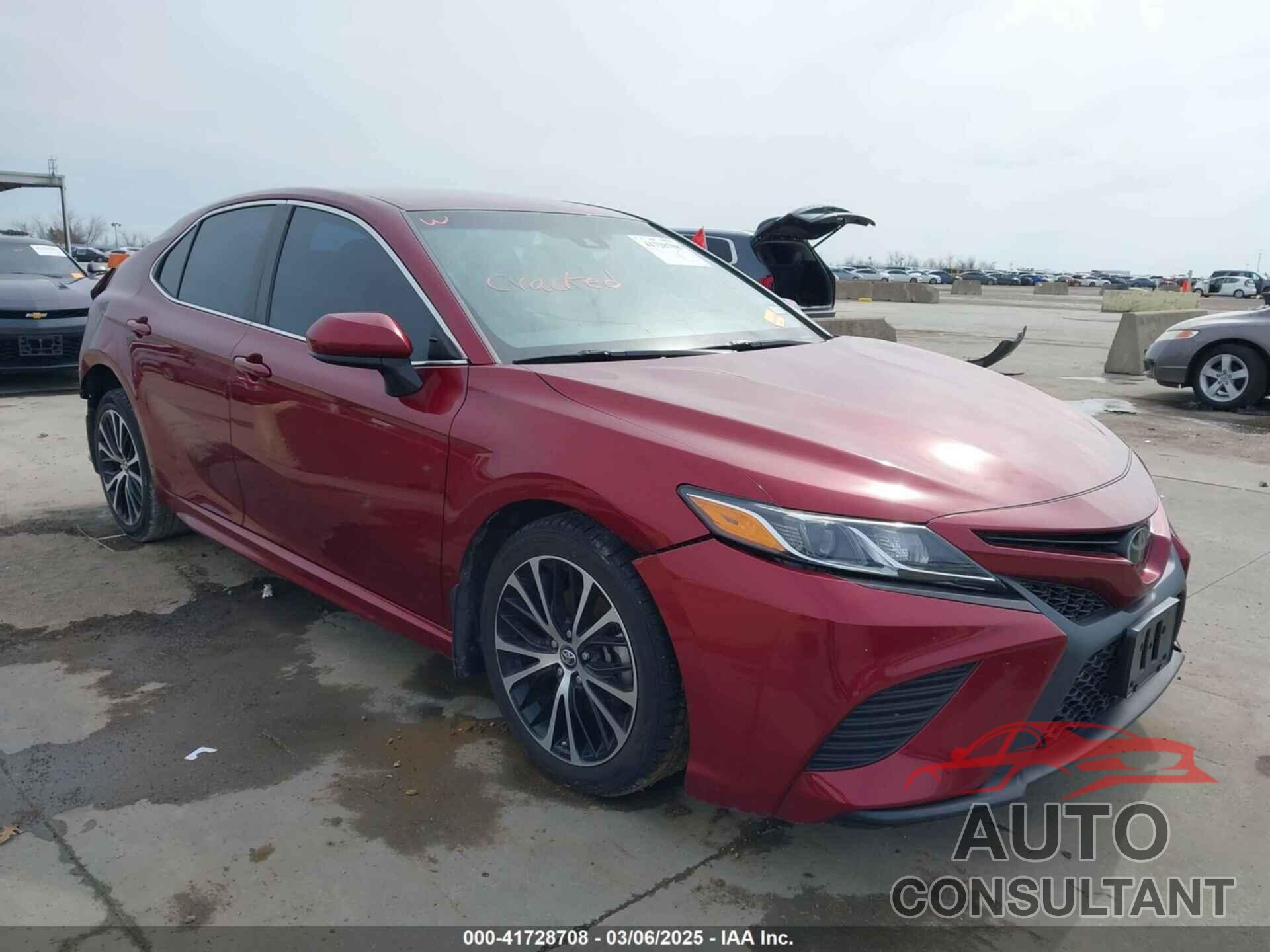 TOYOTA CAMRY 2018 - 4T1B11HK0JU648056