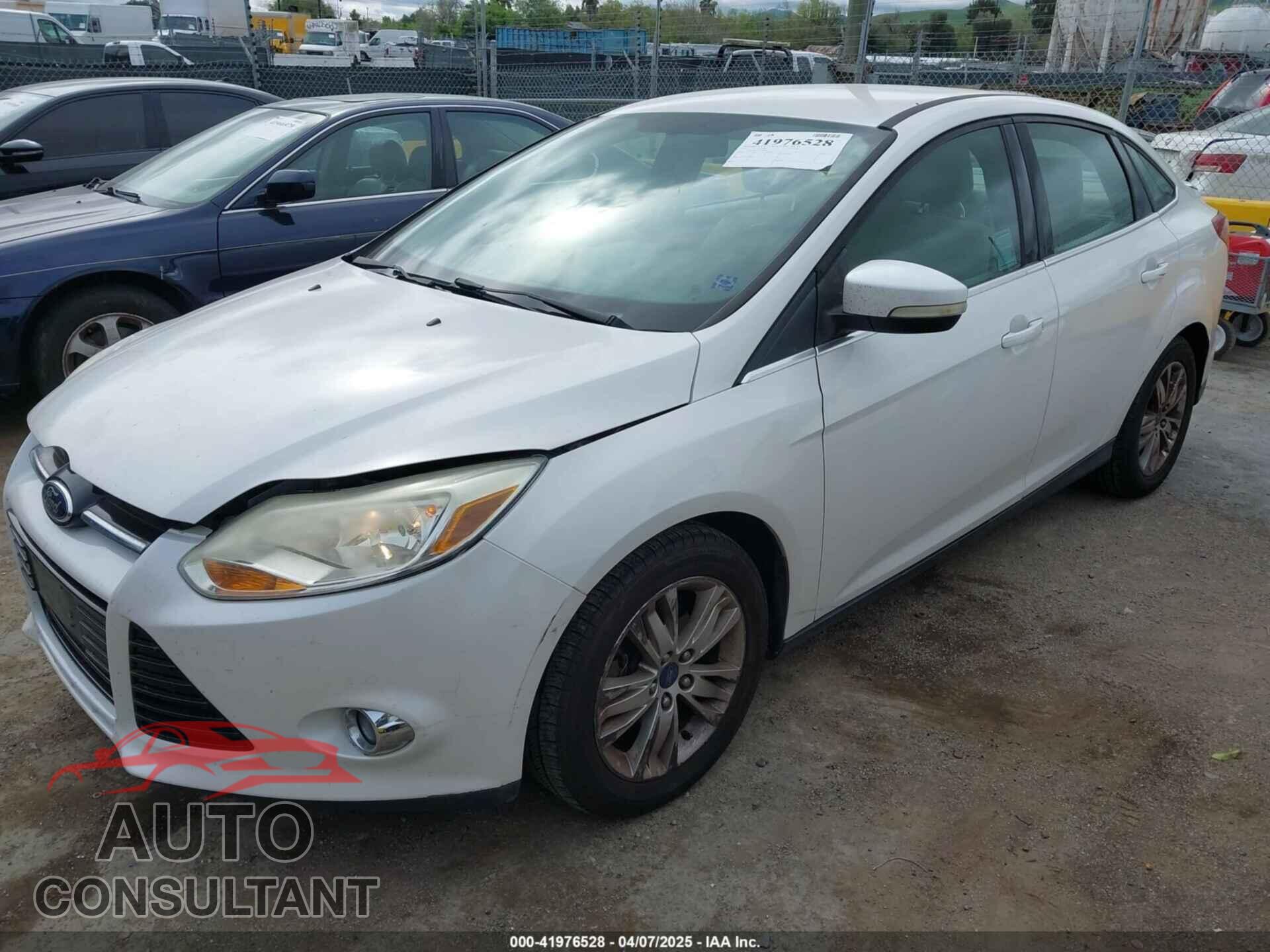 FORD FOCUS 2012 - 1FAHP3H27CL387869