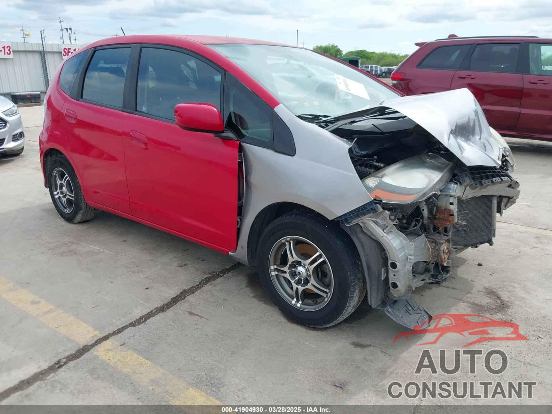 HONDA FIT 2013 - JHMGE8H36DC037411