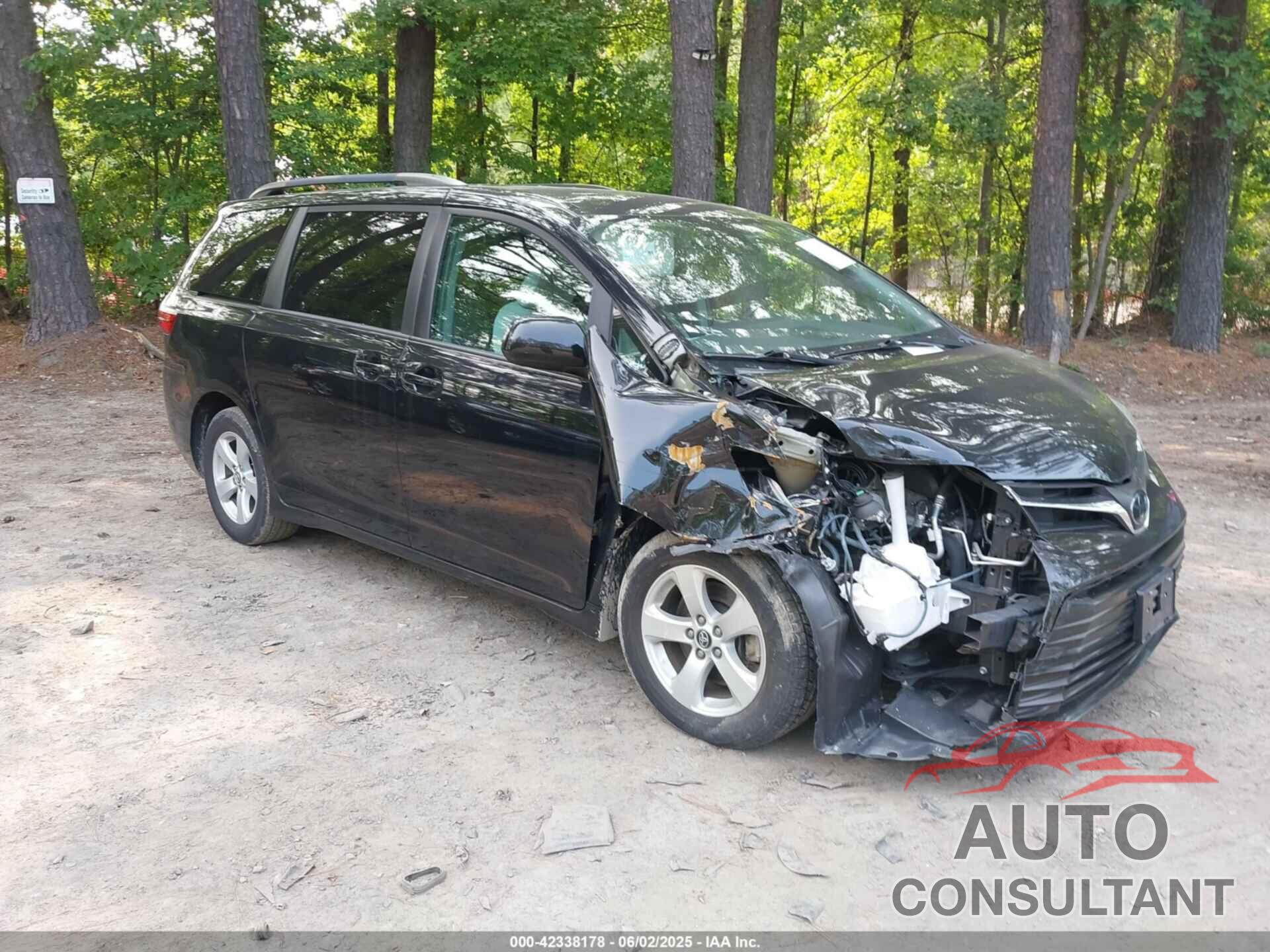 TOYOTA SIENNA 2019 - 5TDKZ3DC7KS008763